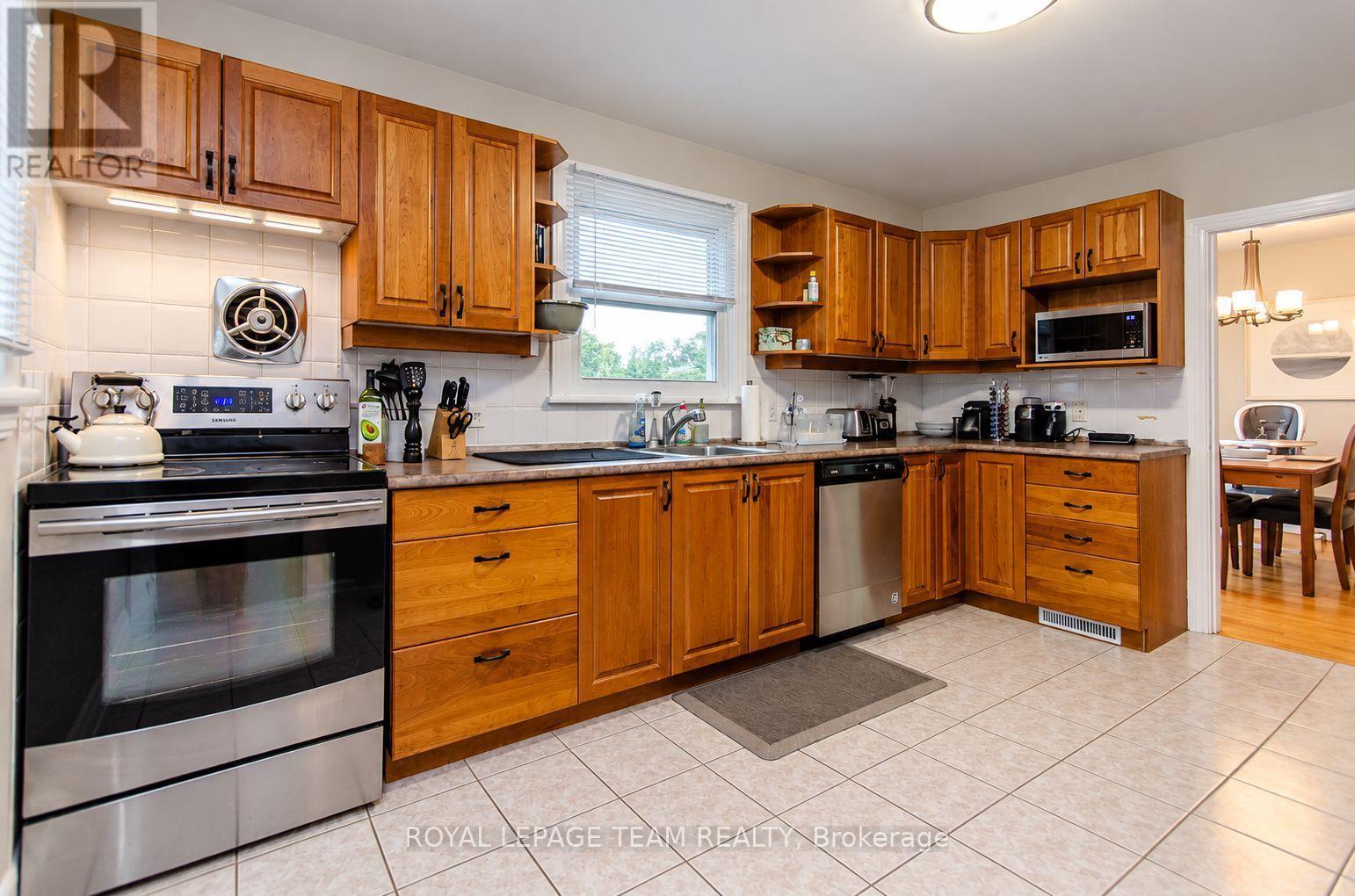 114 Withrow Avenue, Ottawa, Ontario  K2G 2J7 - Photo 12 - X14081840