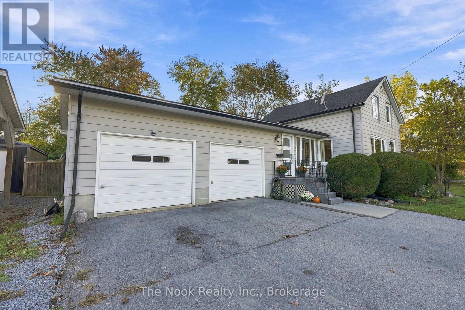 28 Purdy Street, Belleville, Ontario  K8P 1Y9 - Photo 2 - X14087108