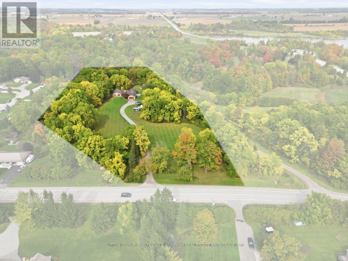 2174 PARKHILL DRIVE, North Middlesex, Ontario
