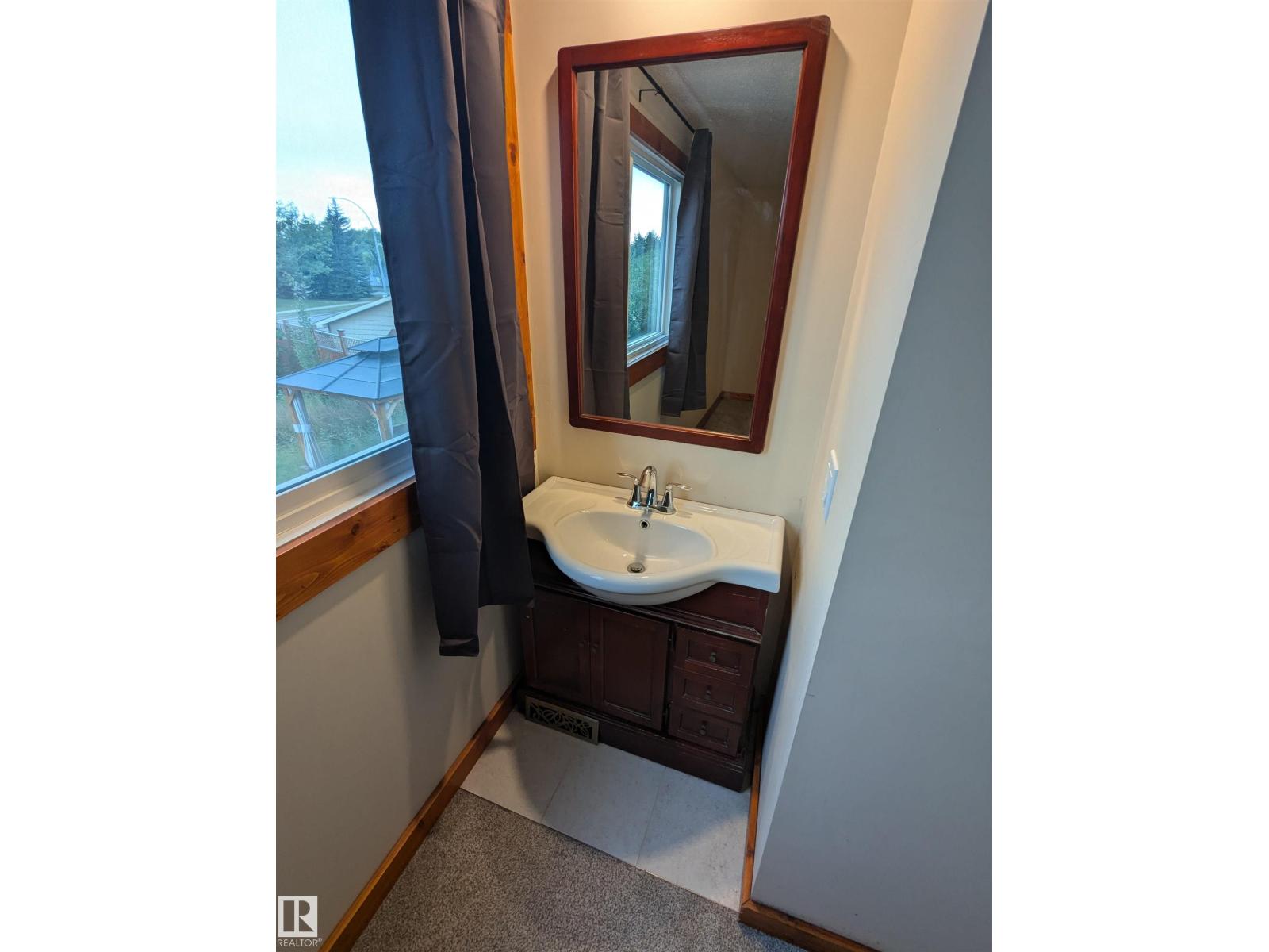 18729 95A AV NW