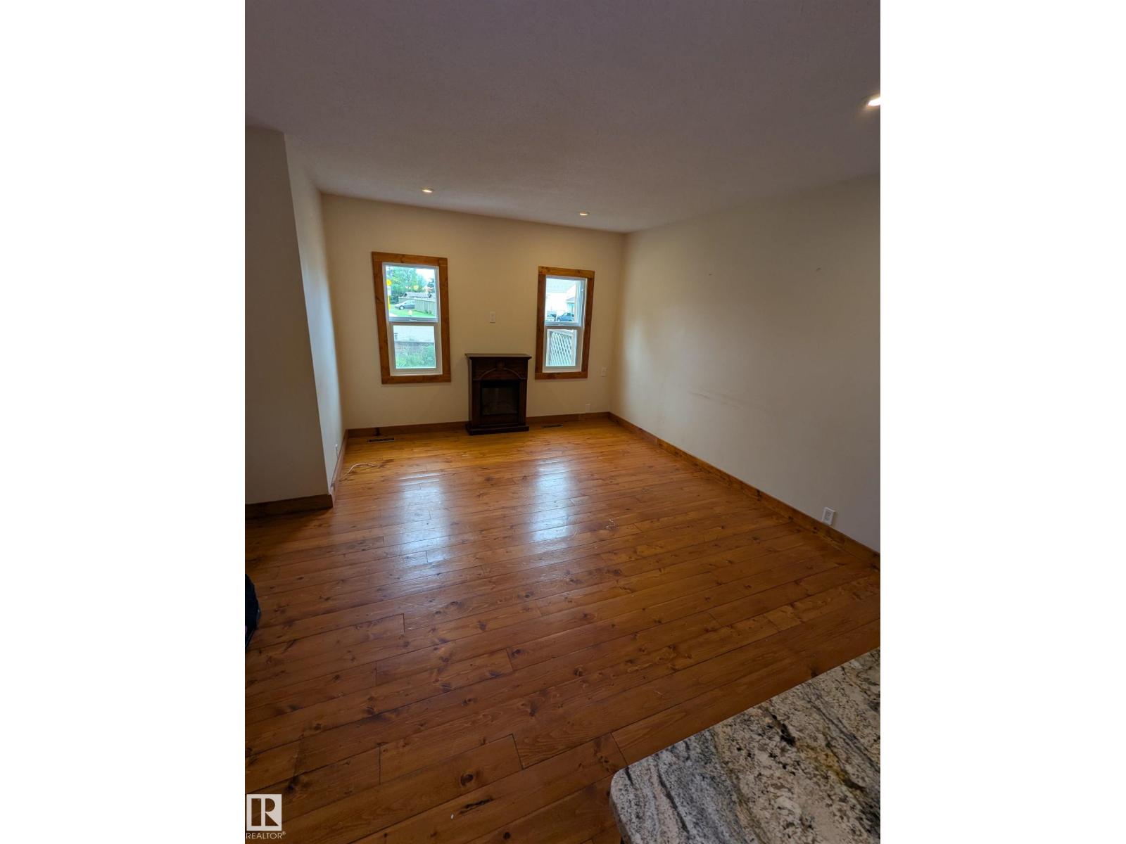 18729 95A AV NW