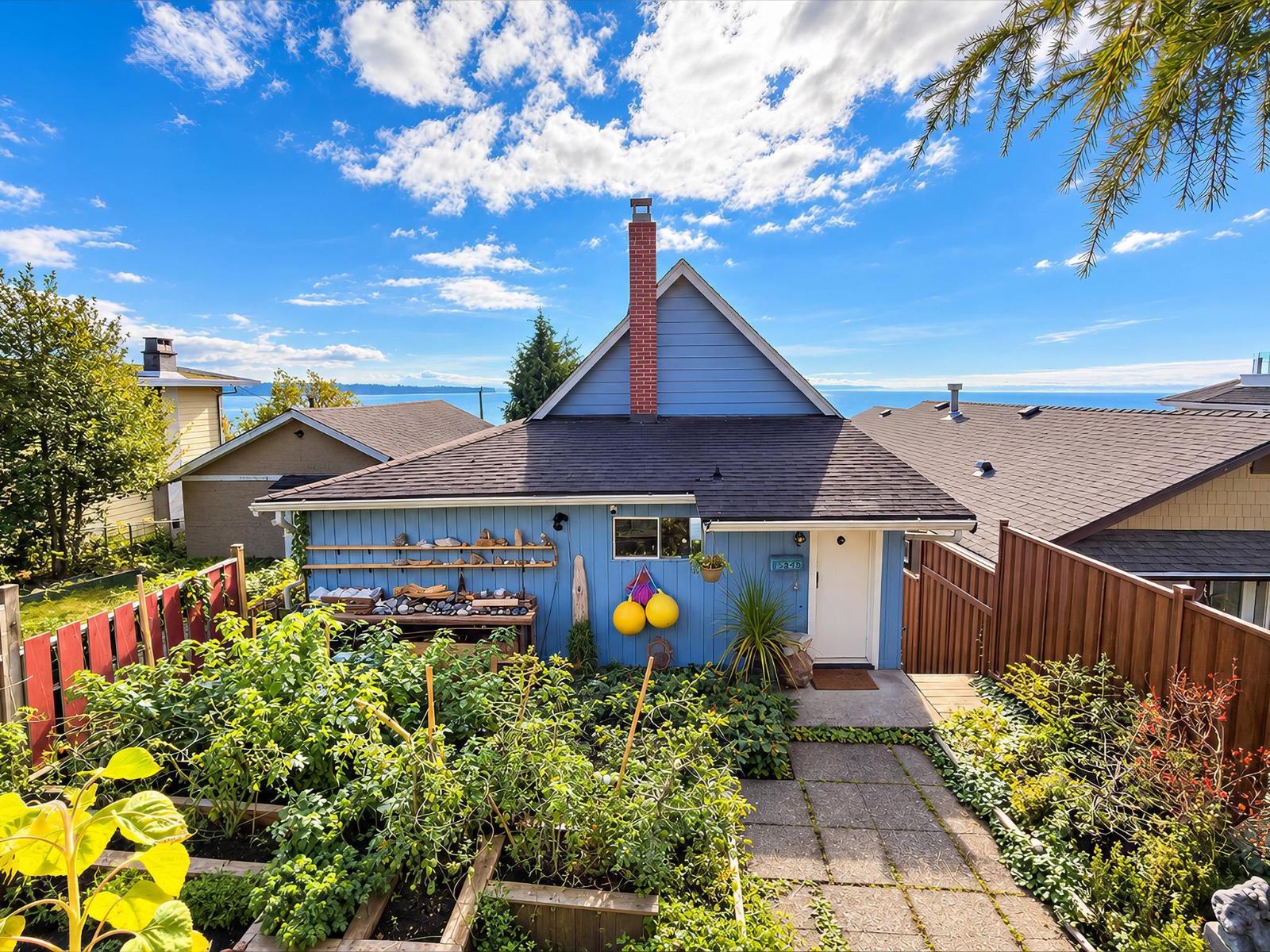15249 VICTORIA AVENUE, white rock, British Columbia