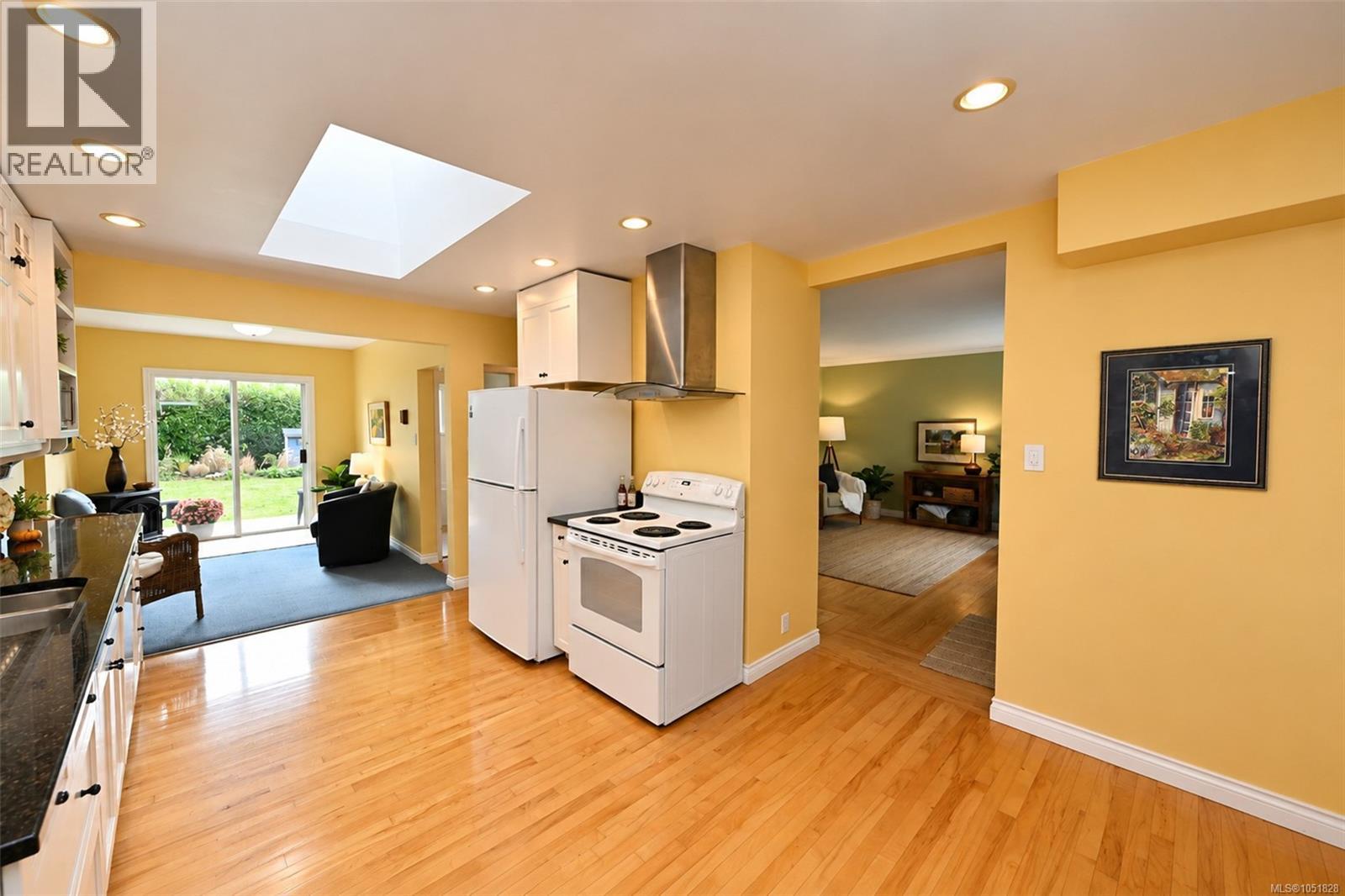 1635 Fairfield Rd, Victoria, British Columbia  V8S 1G4 - Photo 15 - 1051828