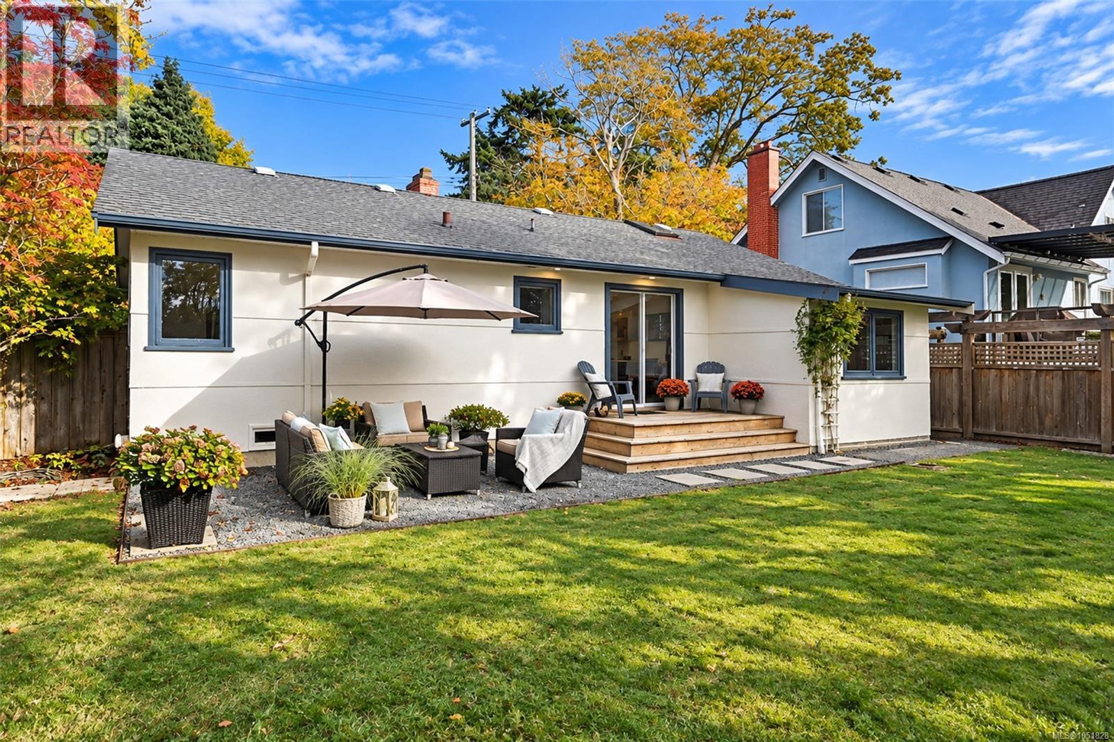 1635 Fairfield Rd, Victoria, British Columbia  V8S 1G4 - Photo 41 - 1051828