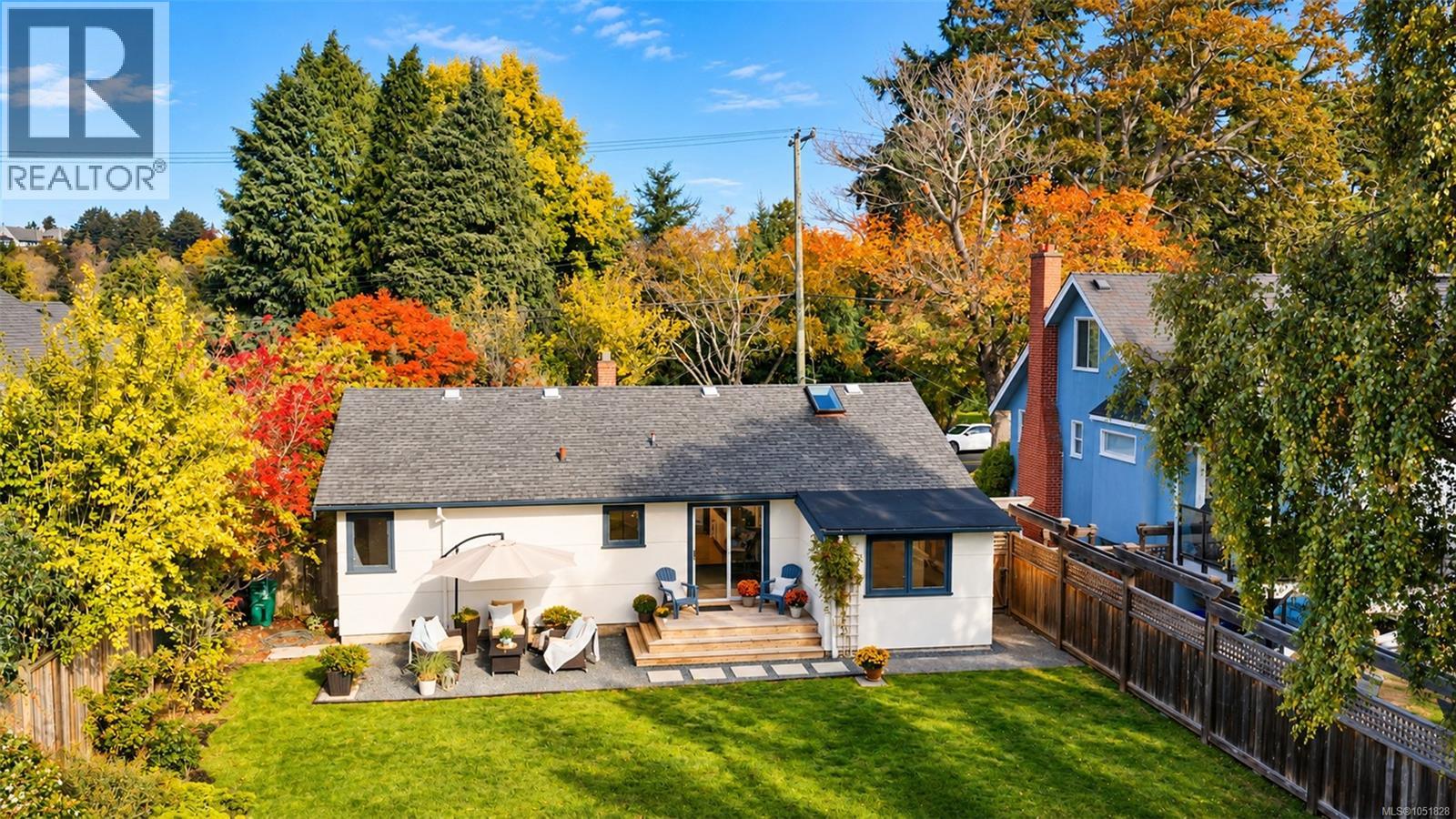 1635 Fairfield Rd, Victoria, British Columbia  V8S 1G4 - Photo 37 - 1051828