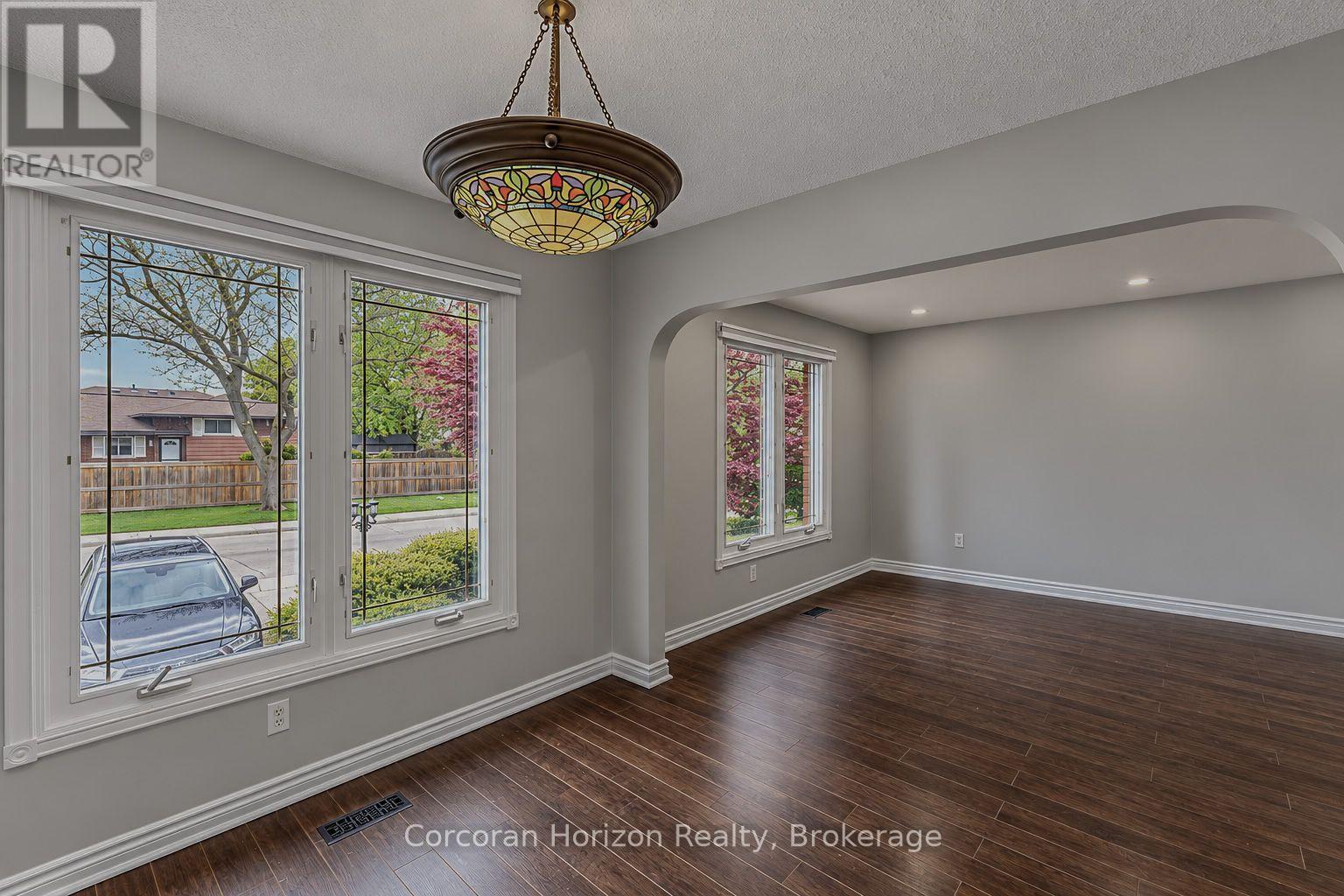 17 Taymall Street, Hamilton, Ontario  L8W 1Z7 - Photo 5 - X14087098