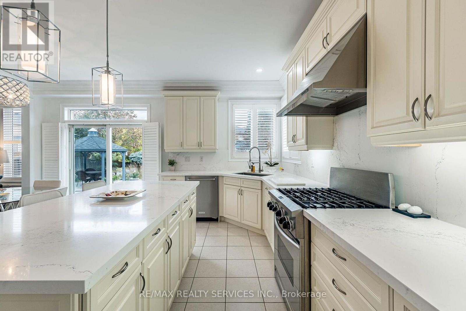 13 Vista Drive, Bradford West Gwillimbury (Bradford), Ontario  L3Z 0B6 - Photo 24 - N14087066