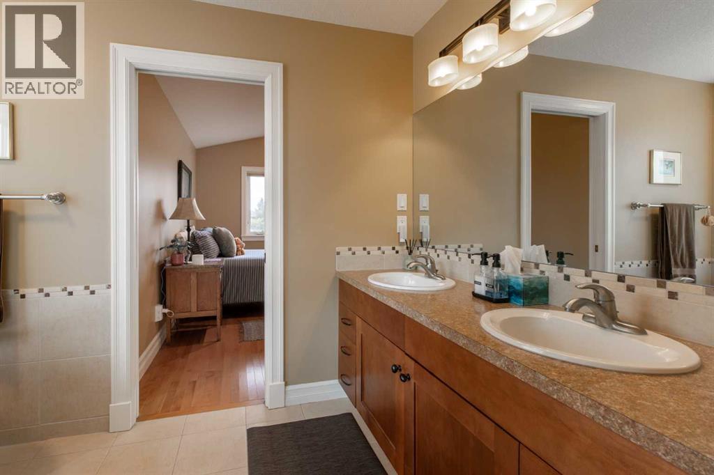4 Canyoncrest Point W