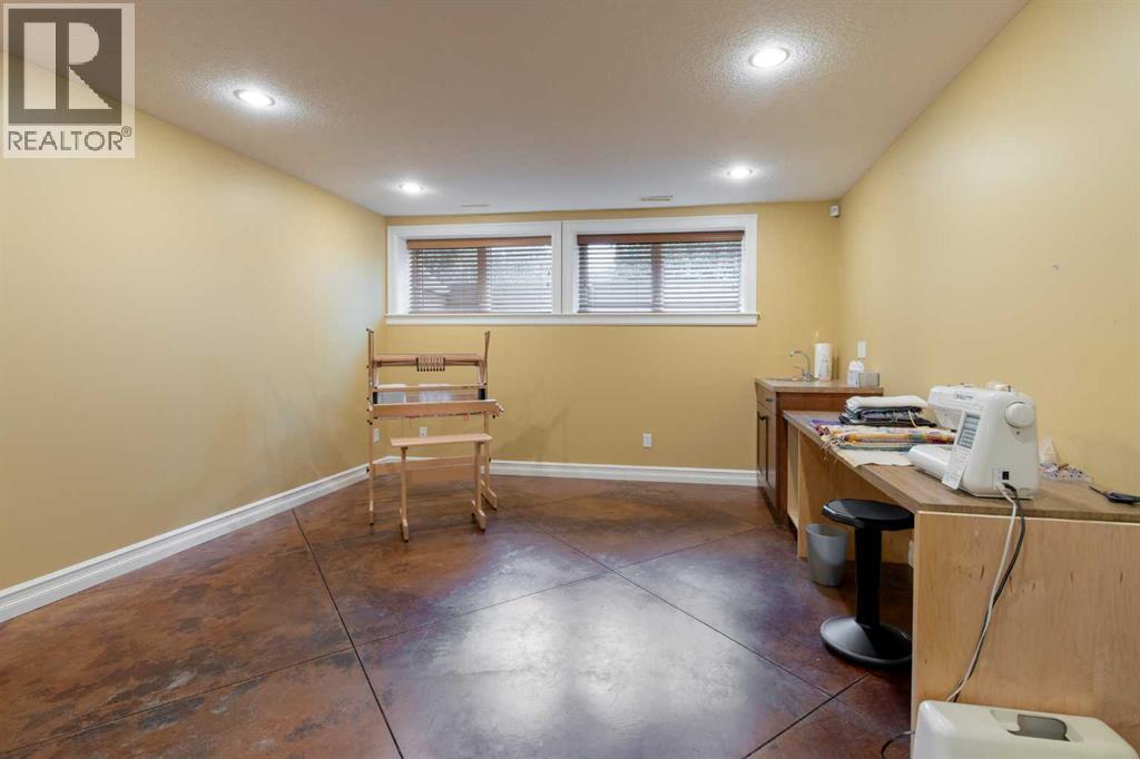 4 Canyoncrest Point W