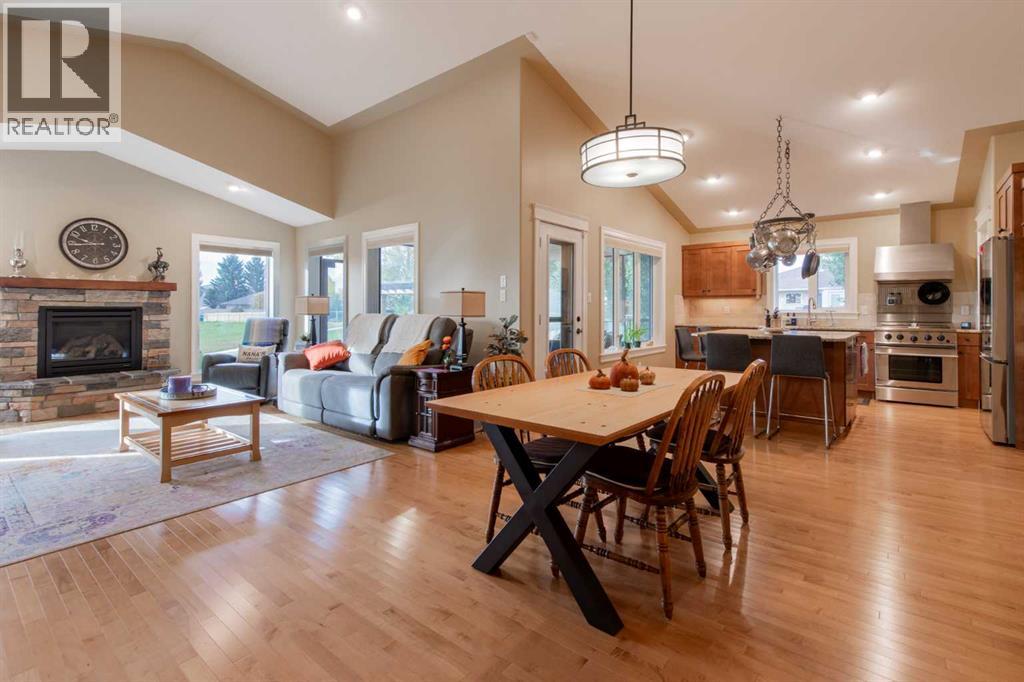 4 Canyoncrest Point W