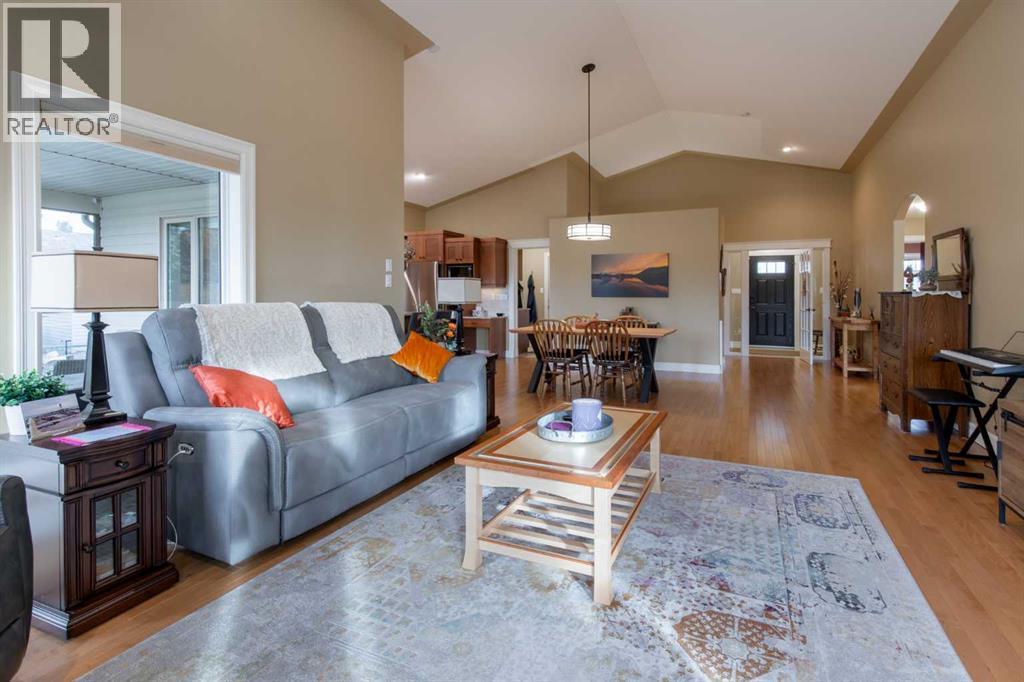4 Canyoncrest Point W