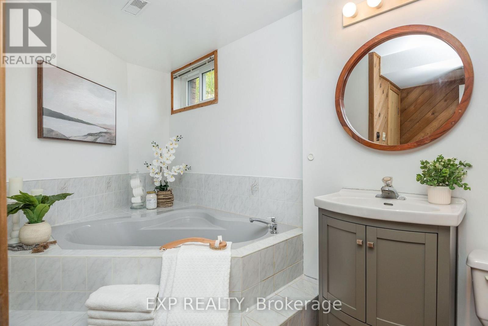 33 Shaw Street, Springwater, Ontario  L0L 1P0 - Photo 27 - S14087054