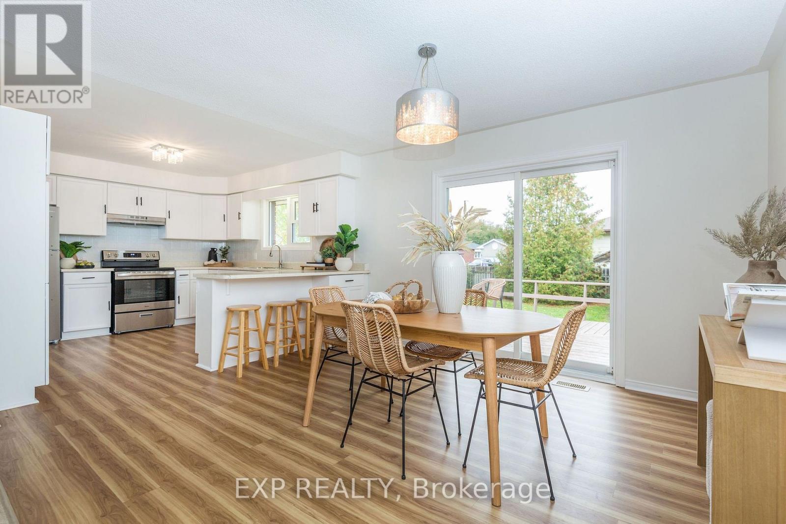 33 Shaw Street, Springwater, Ontario  L0L 1P0 - Photo 7 - S14087054