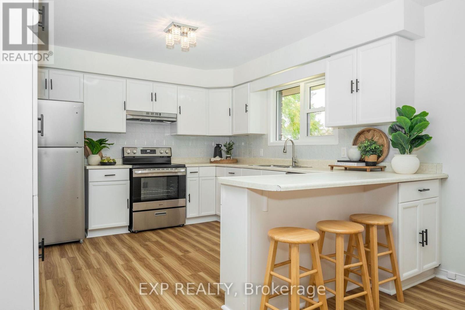 33 Shaw Street, Springwater, Ontario  L0L 1P0 - Photo 9 - S14087054