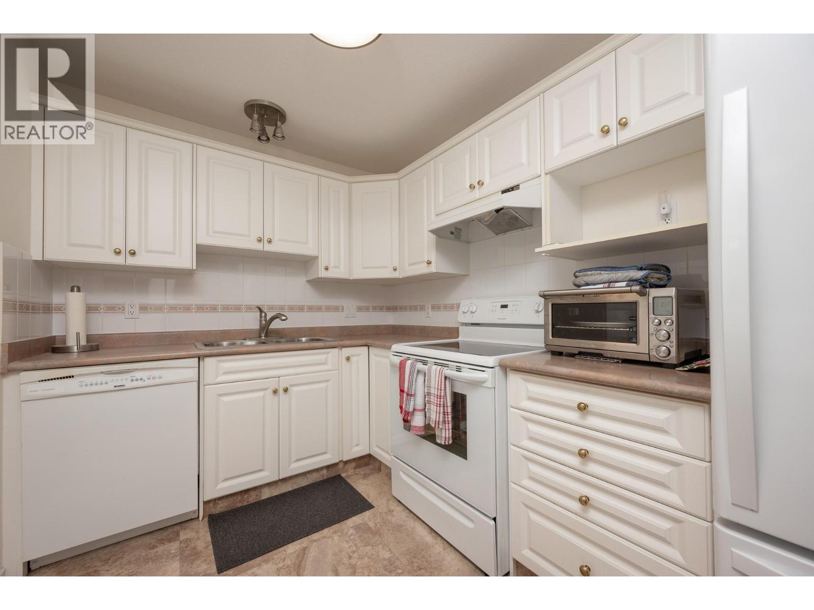 3220 Centennial Drive Unit# 106