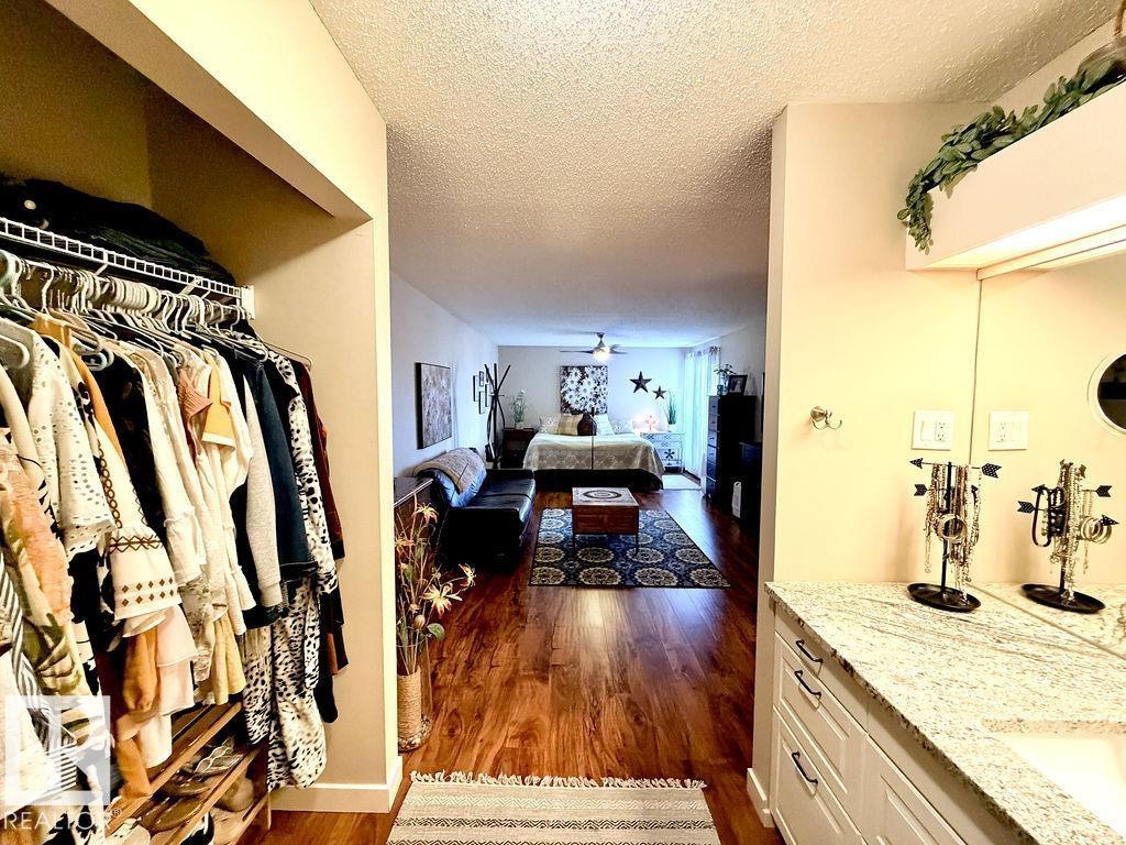 #333 4404 122 ST NW