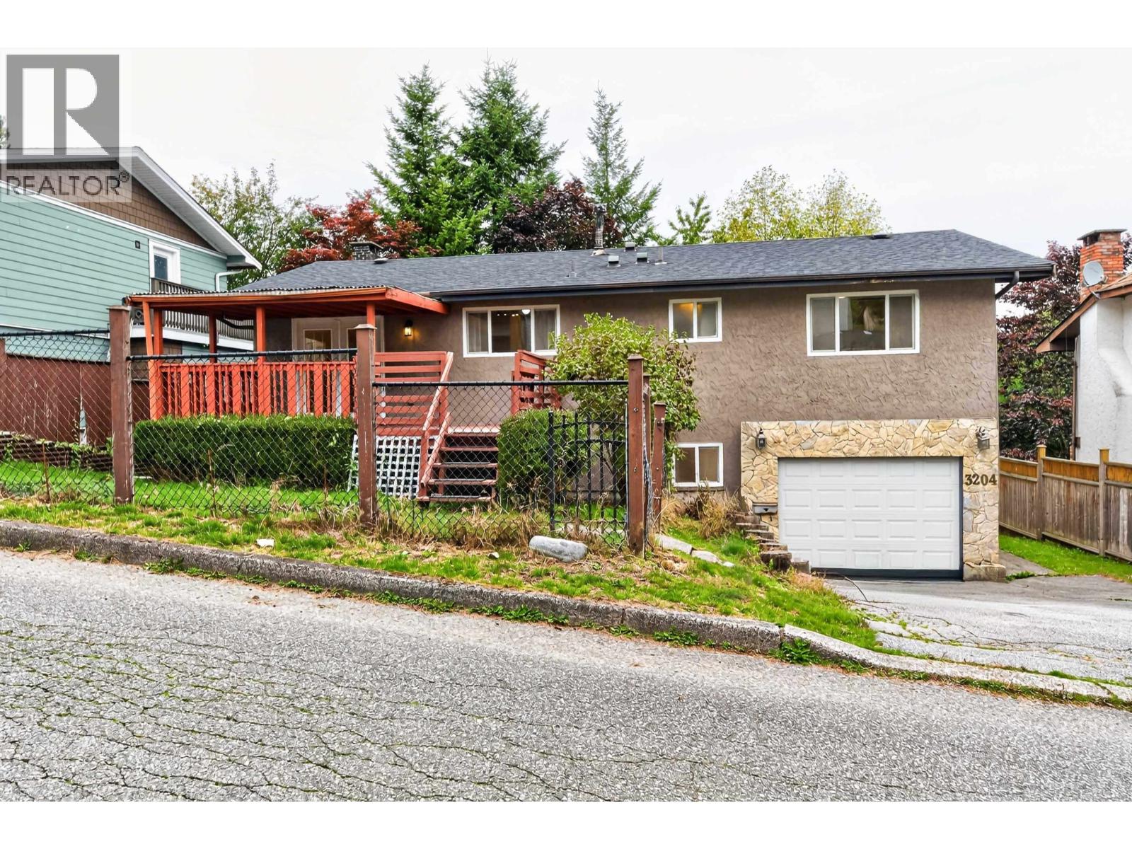 3204 Mariner Way, Coquitlam, British Columbia  V3C 4K7 - Photo 2 - R3175376