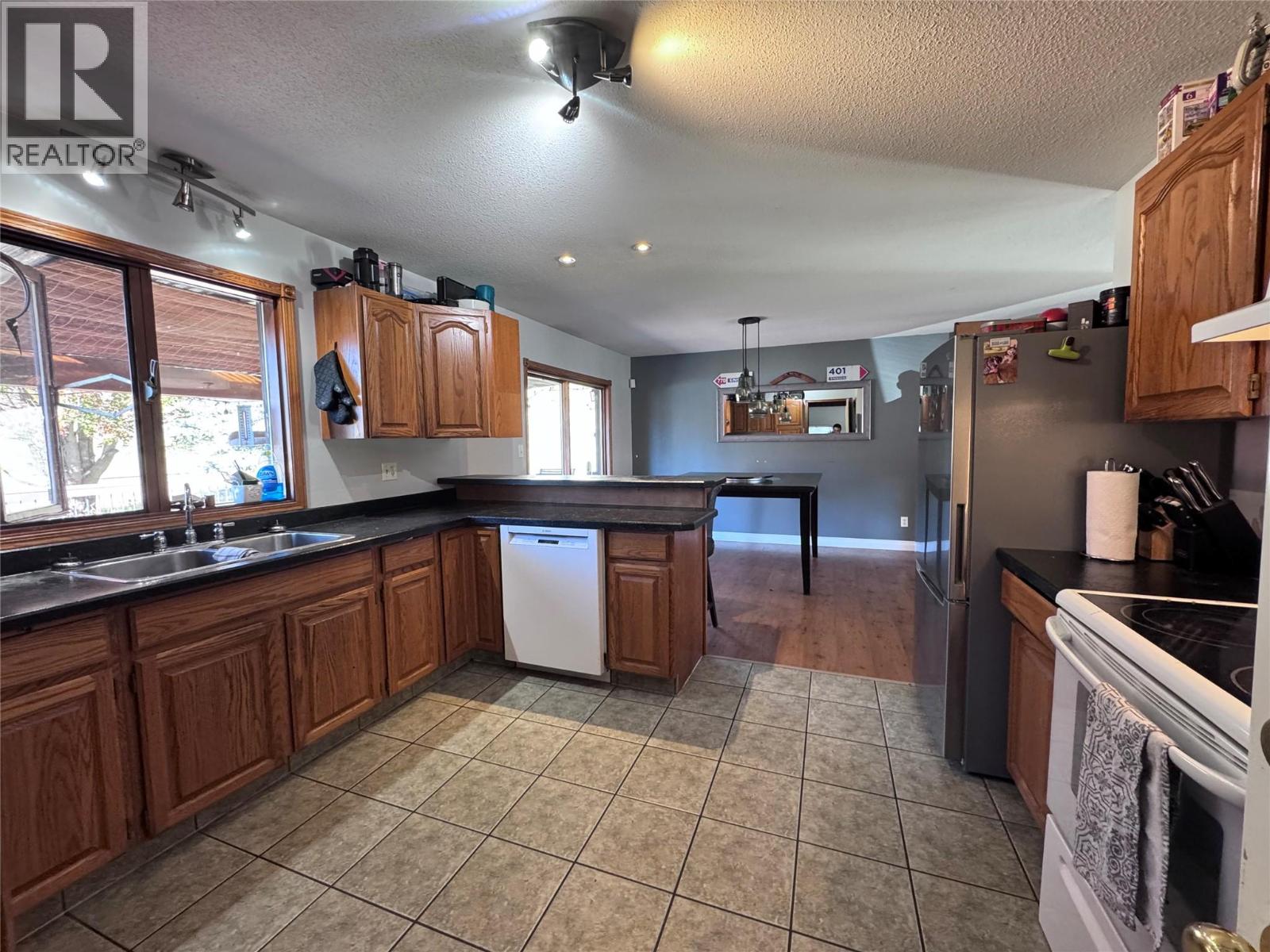 243 Winnipeg Avenue, Grand Forks, British Columbia  V0H 1H0 - Photo 16 - 10403702