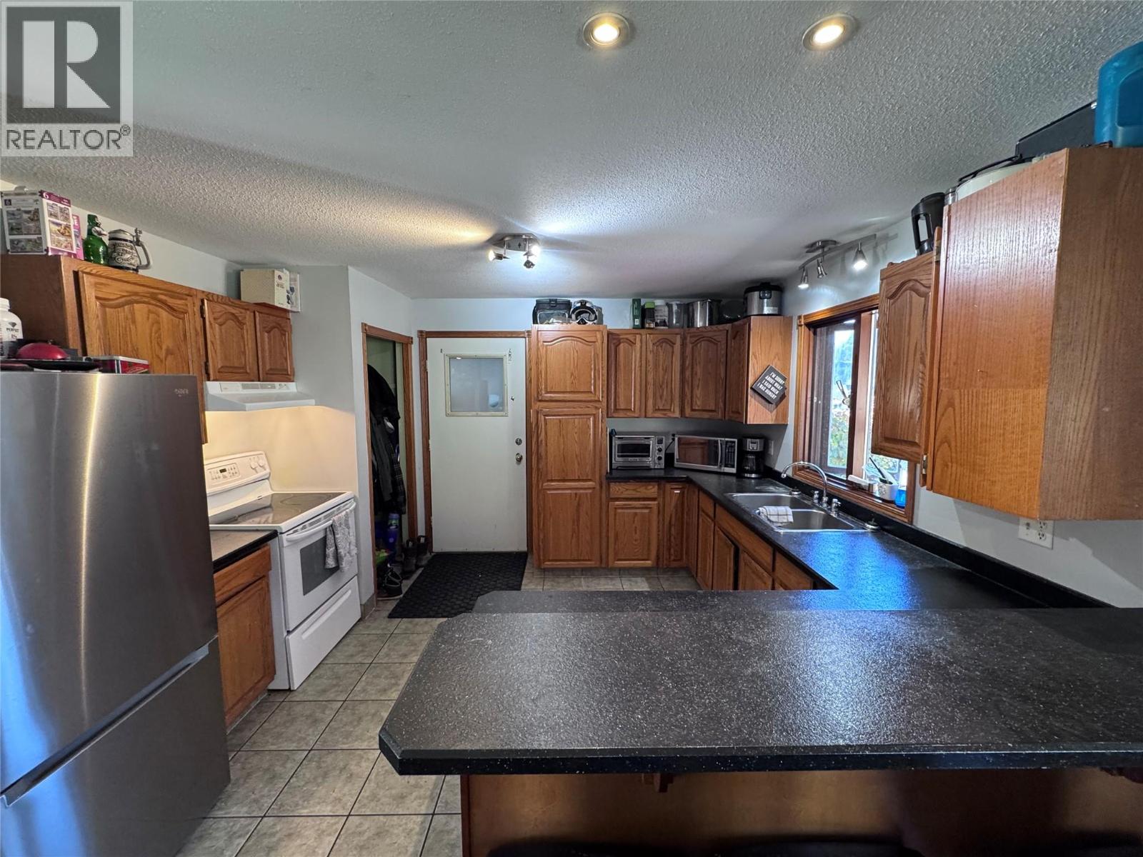 243 Winnipeg Avenue, Grand Forks, British Columbia  V0H 1H0 - Photo 15 - 10403702