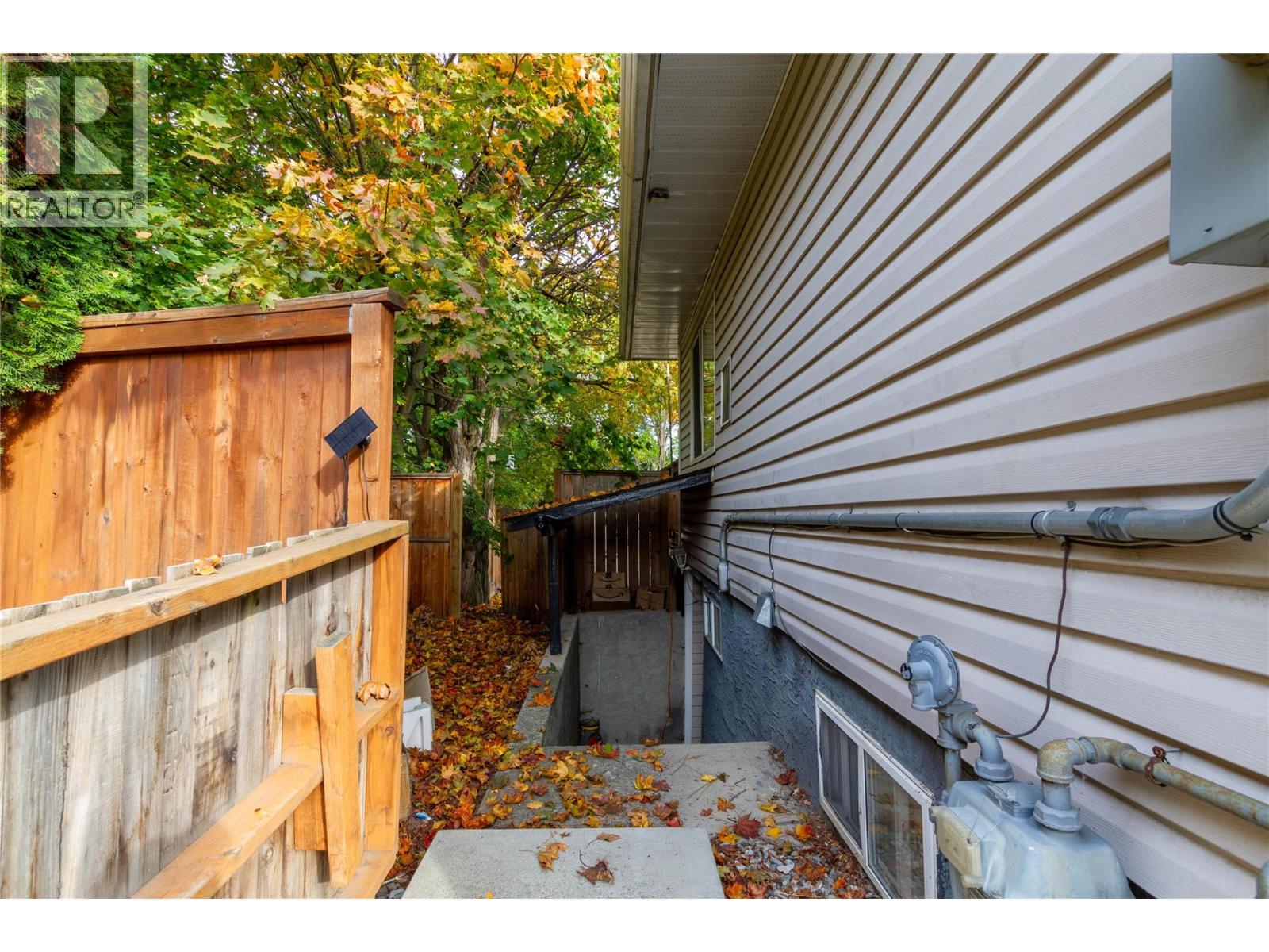 3815 Okanagan Avenue, Vernon, British Columbia  V1T 1K7 - Photo 39 - 10403724