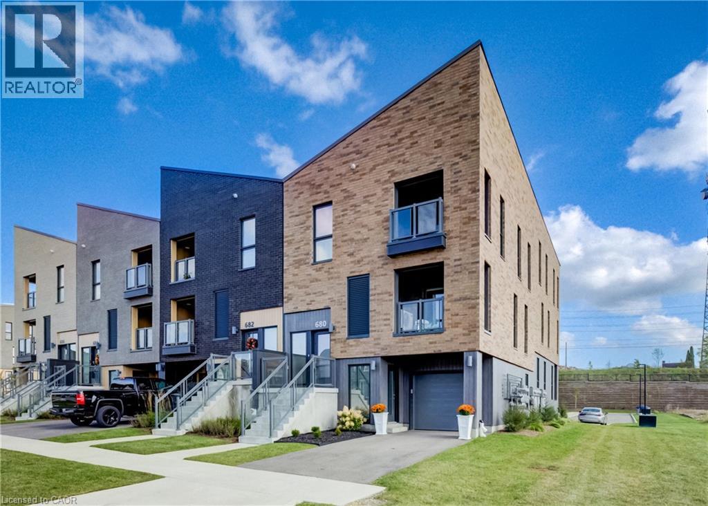 680 Benninger Drive, Kitchener, Ontario N2E 0J4 - Photo 1 - 40871527