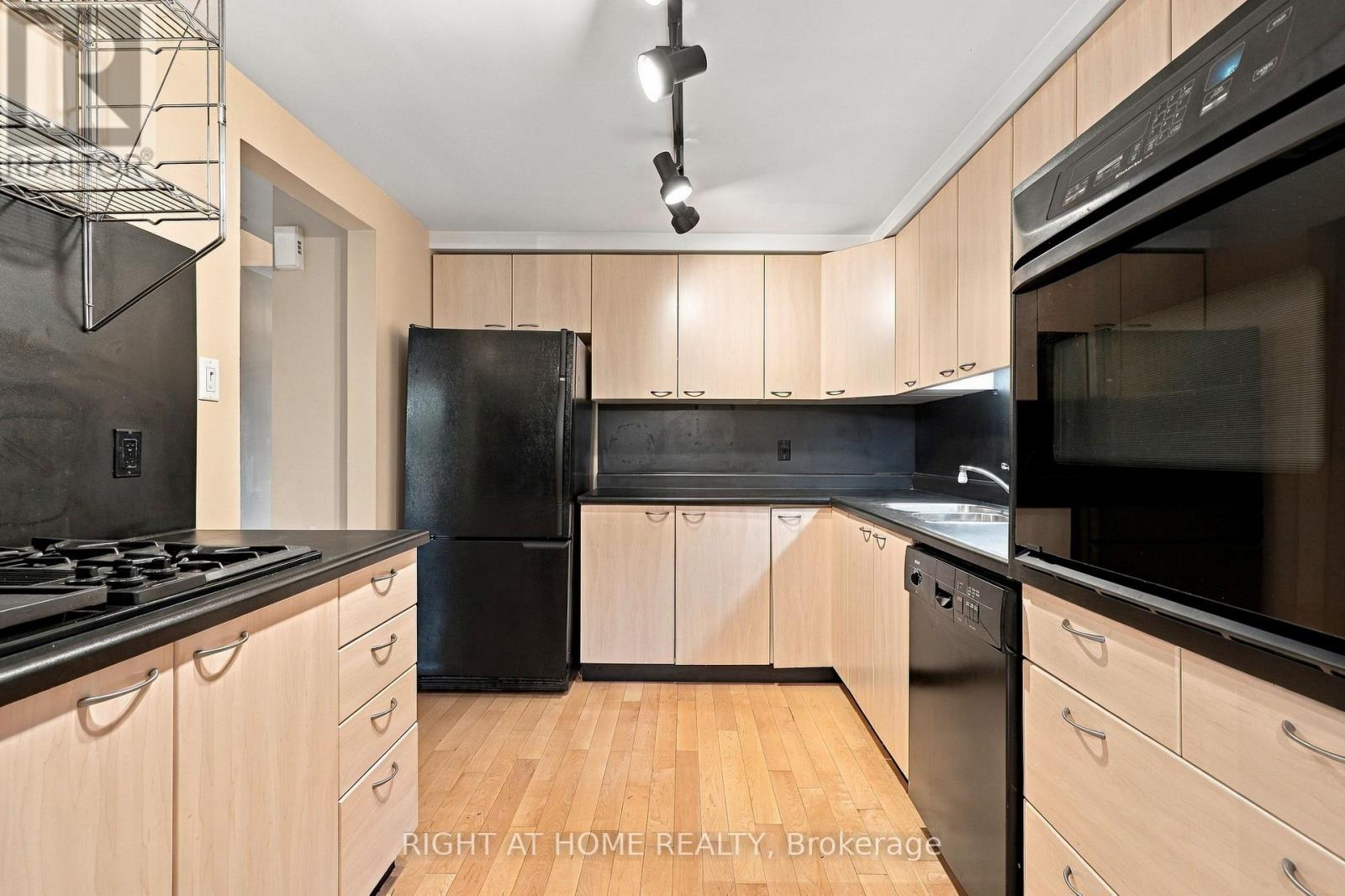428 Wilkins Street, London South, Ontario  N6C 5B2 - Photo 11 - X14087440