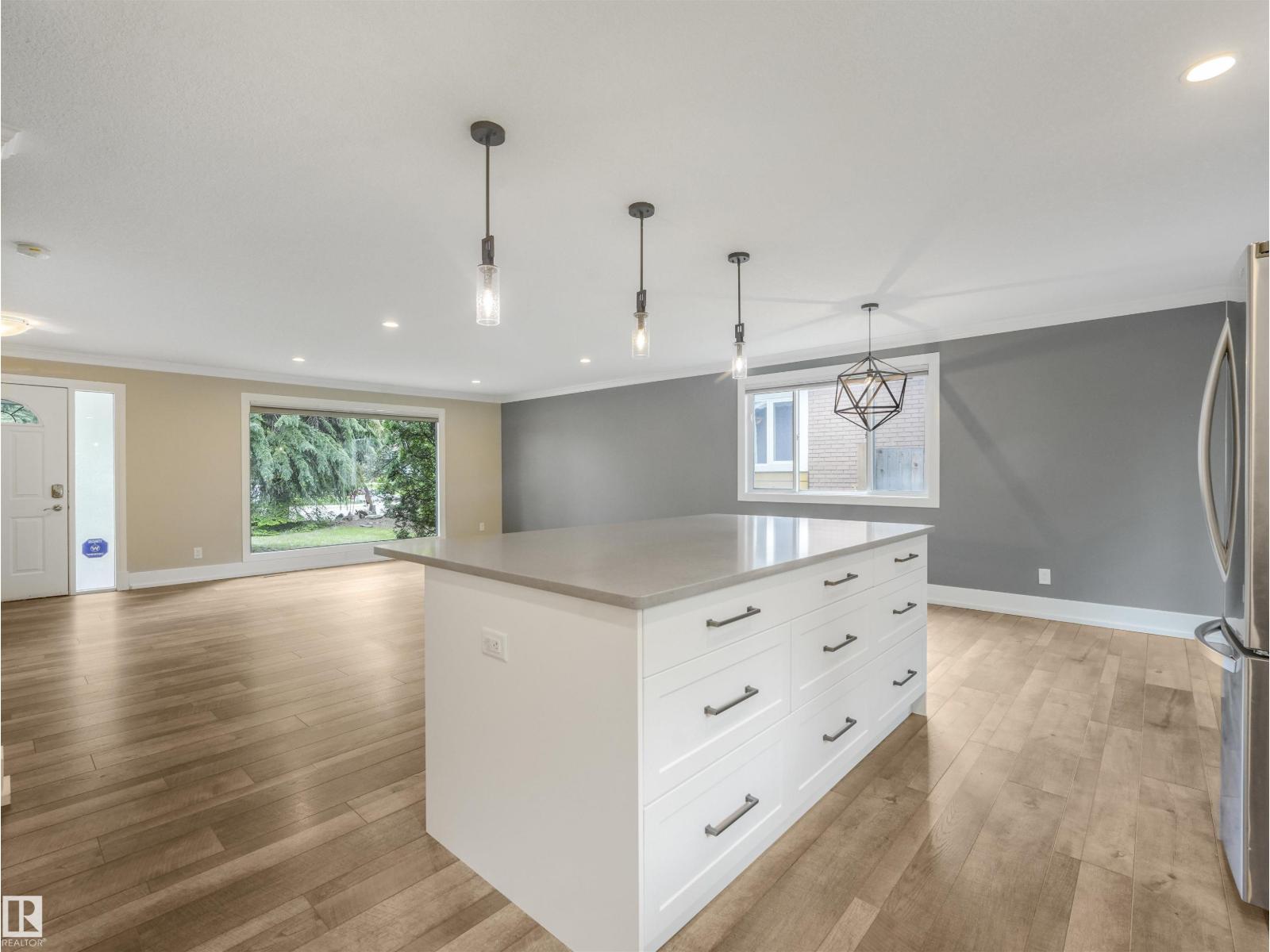 5708 144 ST NW