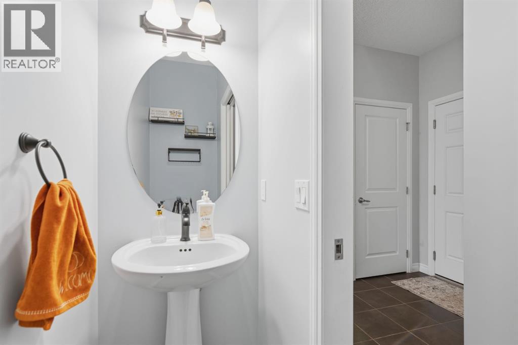 411 Hillcrest Circle Sw, Airdrie, Alberta  T4B 4B2 - Photo 23 - A2352664