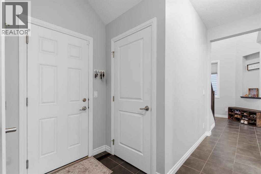 411 Hillcrest Circle Sw, Airdrie, Alberta  T4B 4B2 - Photo 25 - A2352664