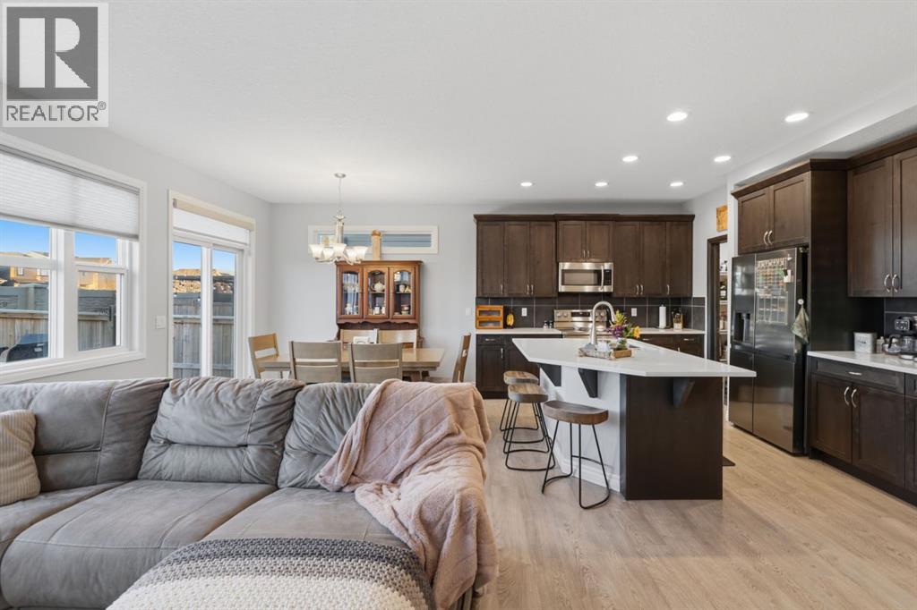 411 Hillcrest Circle Sw, Airdrie, Alberta  T4B 4B2 - Photo 13 - A2352664