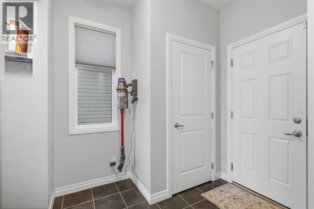 411 Hillcrest Circle Sw, Airdrie, Alberta  T4B 4B2 - Photo 24 - A2352664