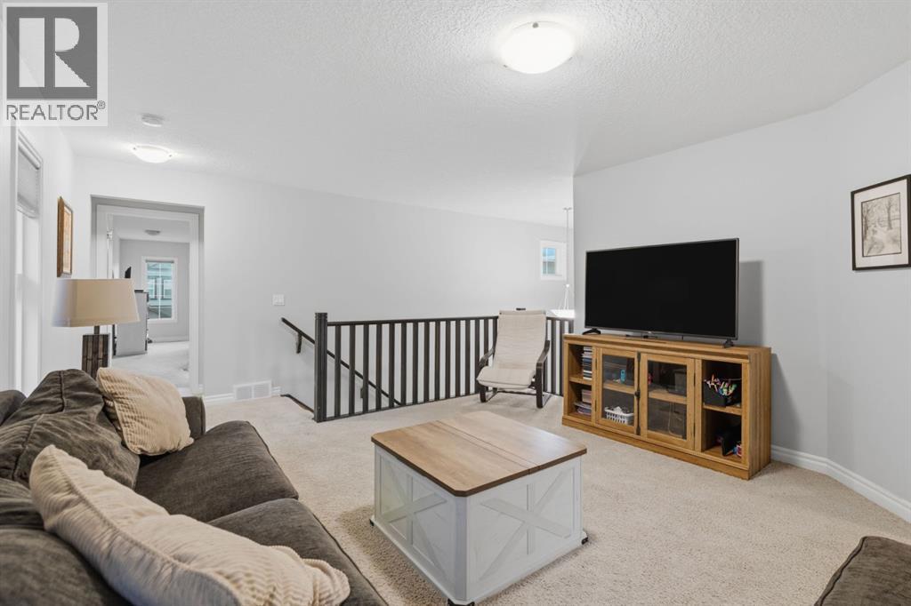 411 Hillcrest Circle Sw, Airdrie, Alberta  T4B 4B2 - Photo 28 - A2352664
