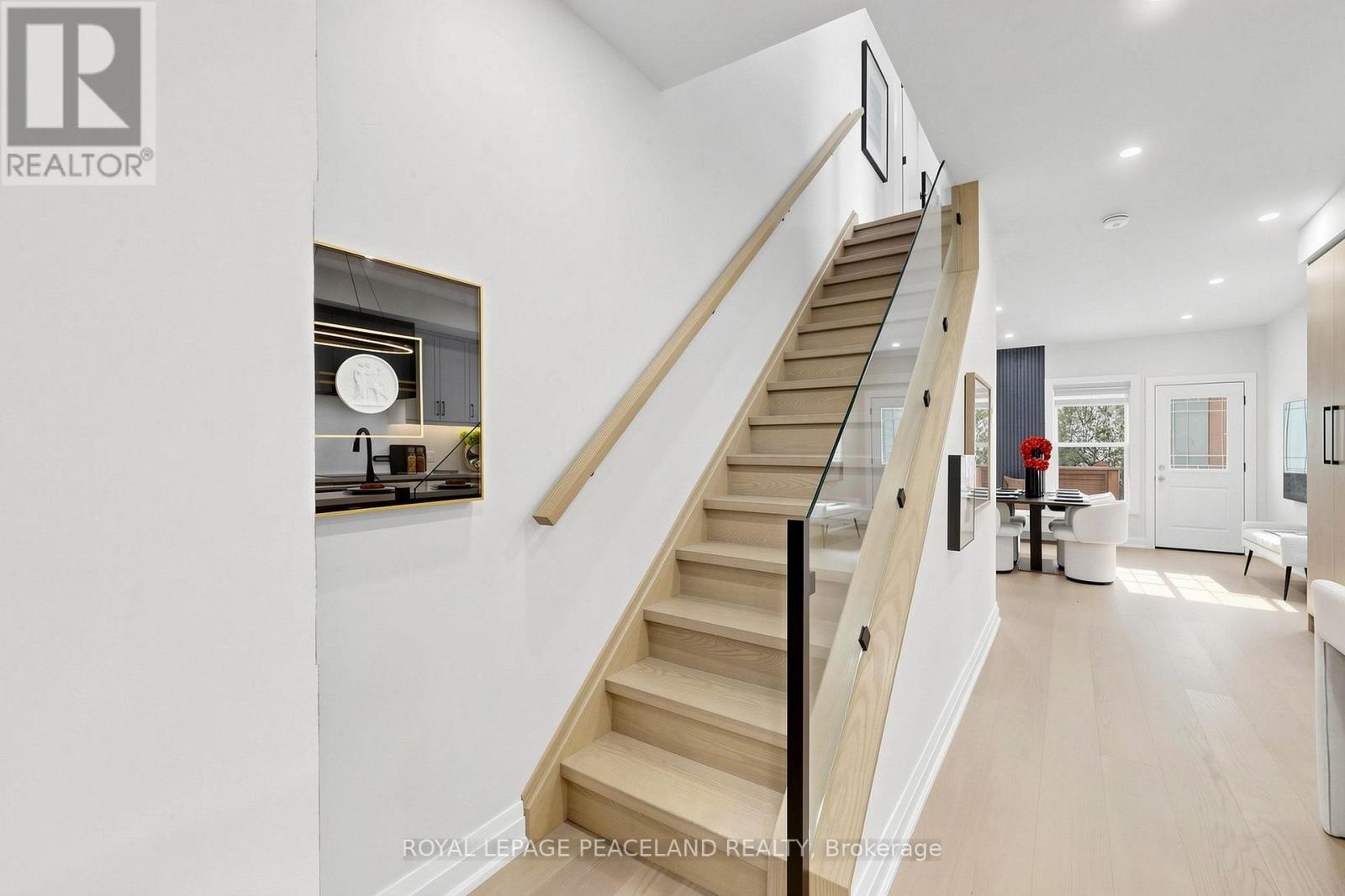 5 Herbert Avenue, Toronto, Ontario  M4L 3P8 - Photo 19 - E14087082