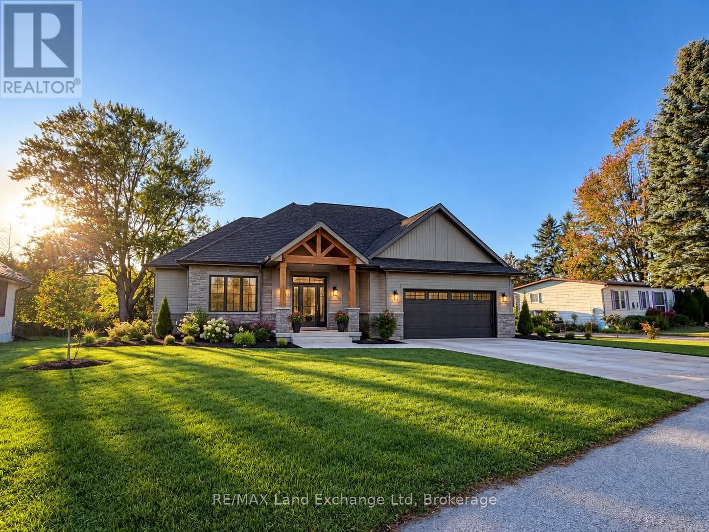 16 William Street N, South Huron, Ontario  N0M 1M0 - Photo 3 - X14087394