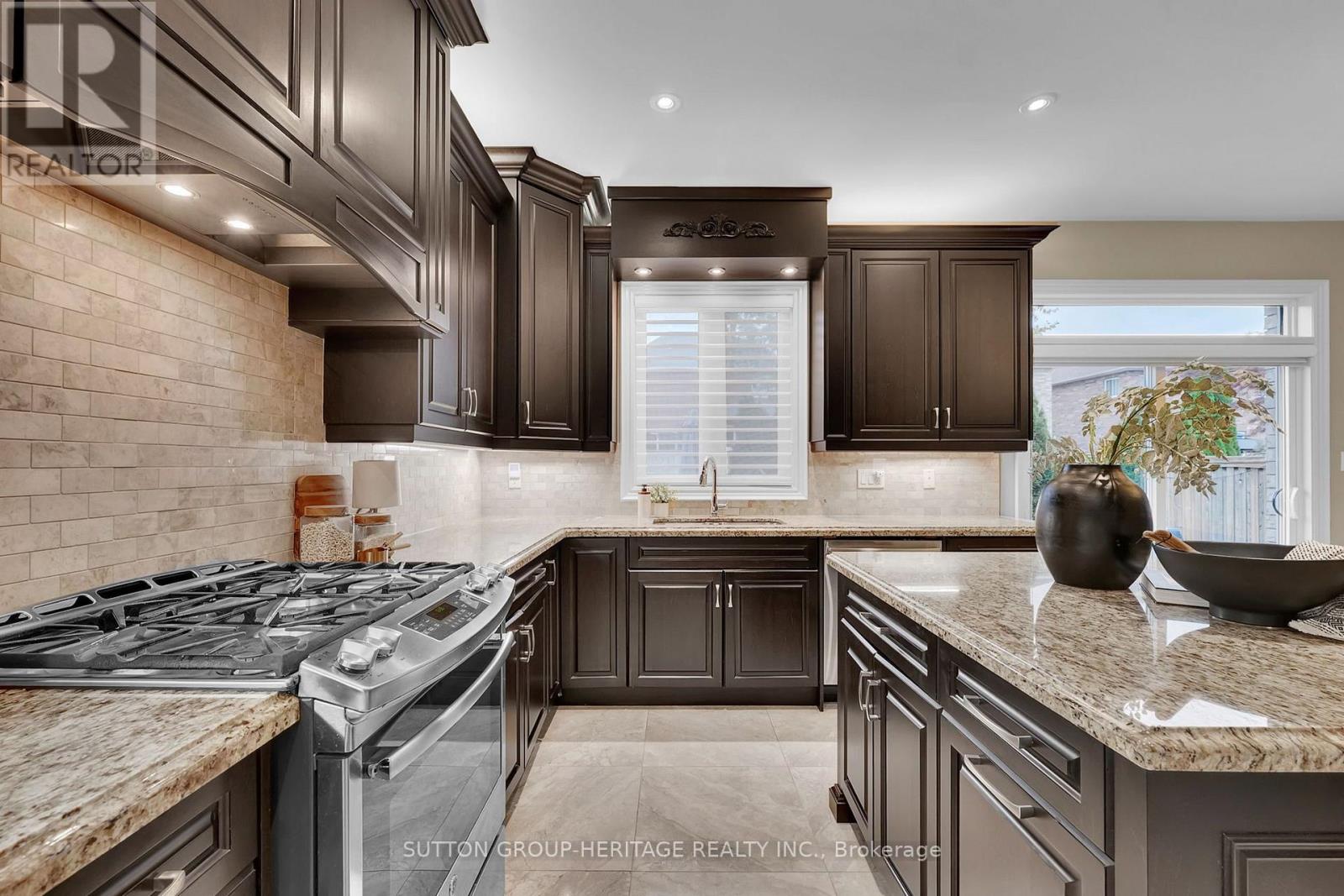25 Charterhouse Drive, Whitby, Ontario  L1R 3R8 - Photo 15 - E14087390