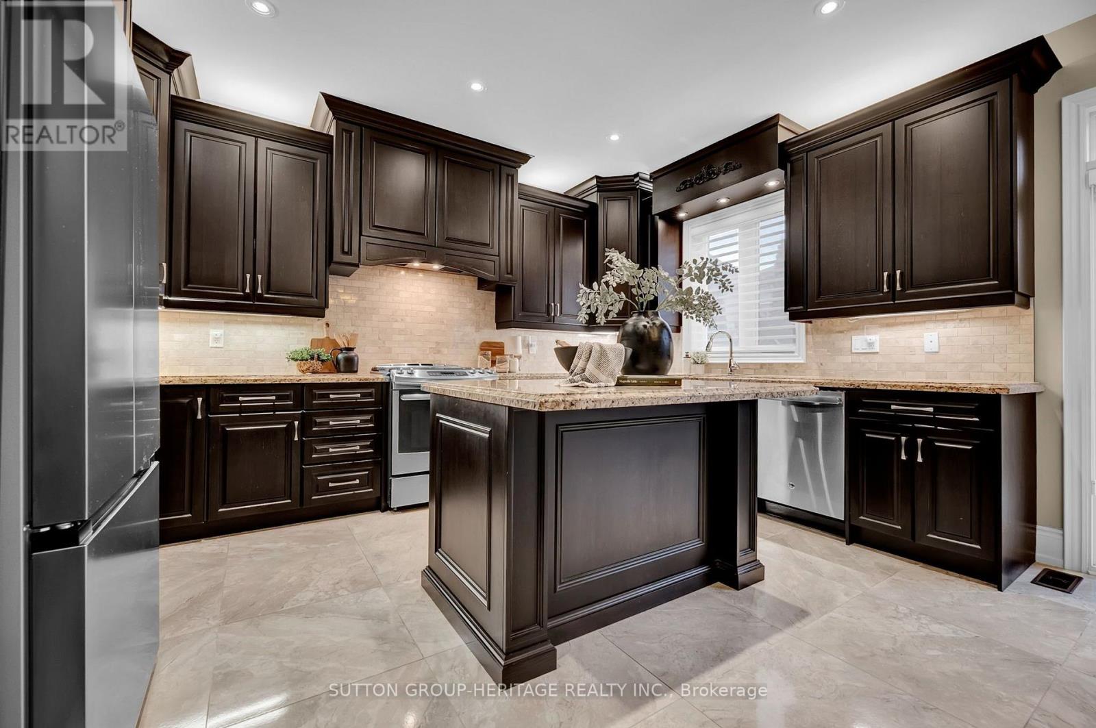 25 Charterhouse Drive, Whitby, Ontario  L1R 3R8 - Photo 18 - E14087390