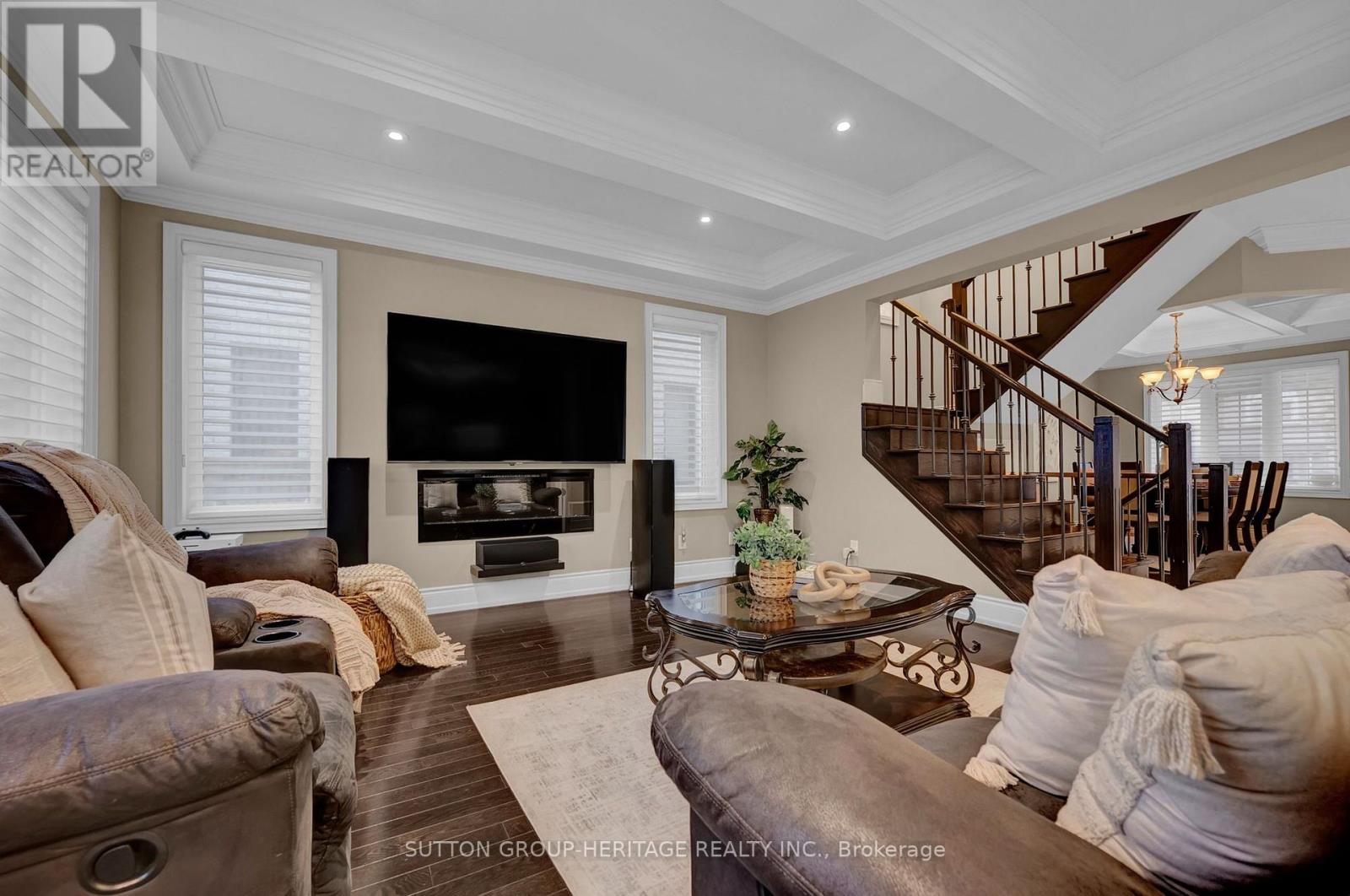 25 Charterhouse Drive, Whitby, Ontario  L1R 3R8 - Photo 4 - E14087390