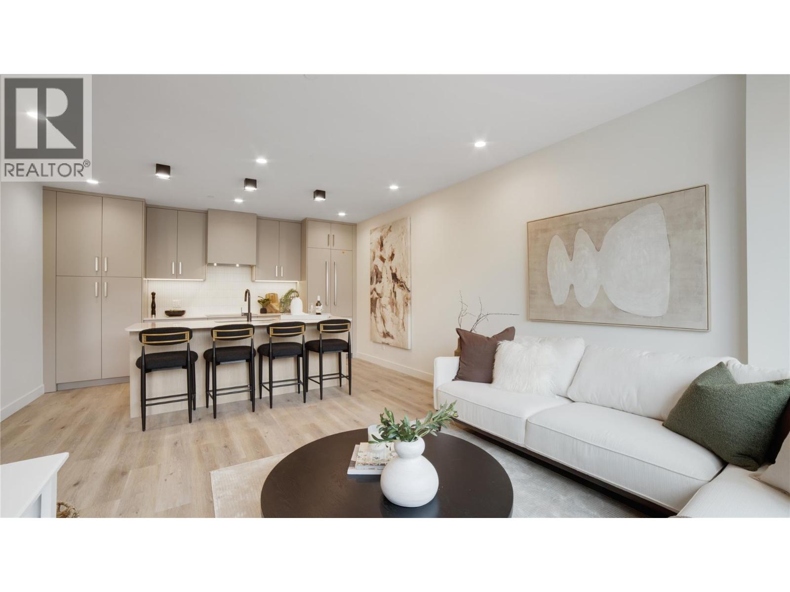 472 Lanfranco Road, Kelowna, British Columbia  V1W 0H6 - Photo 3 - 10403563