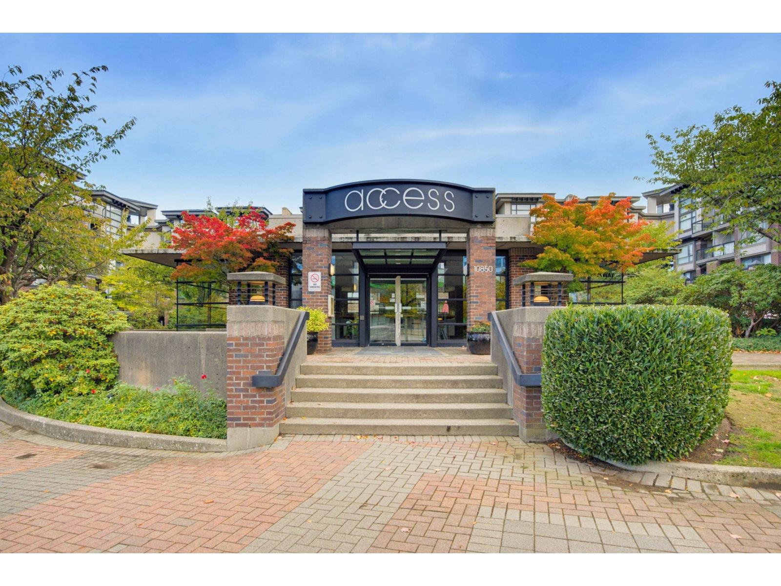 423 10866 City Parkway, Surrey, British Columbia  V3T 5W9 - Photo 3 - R3176050