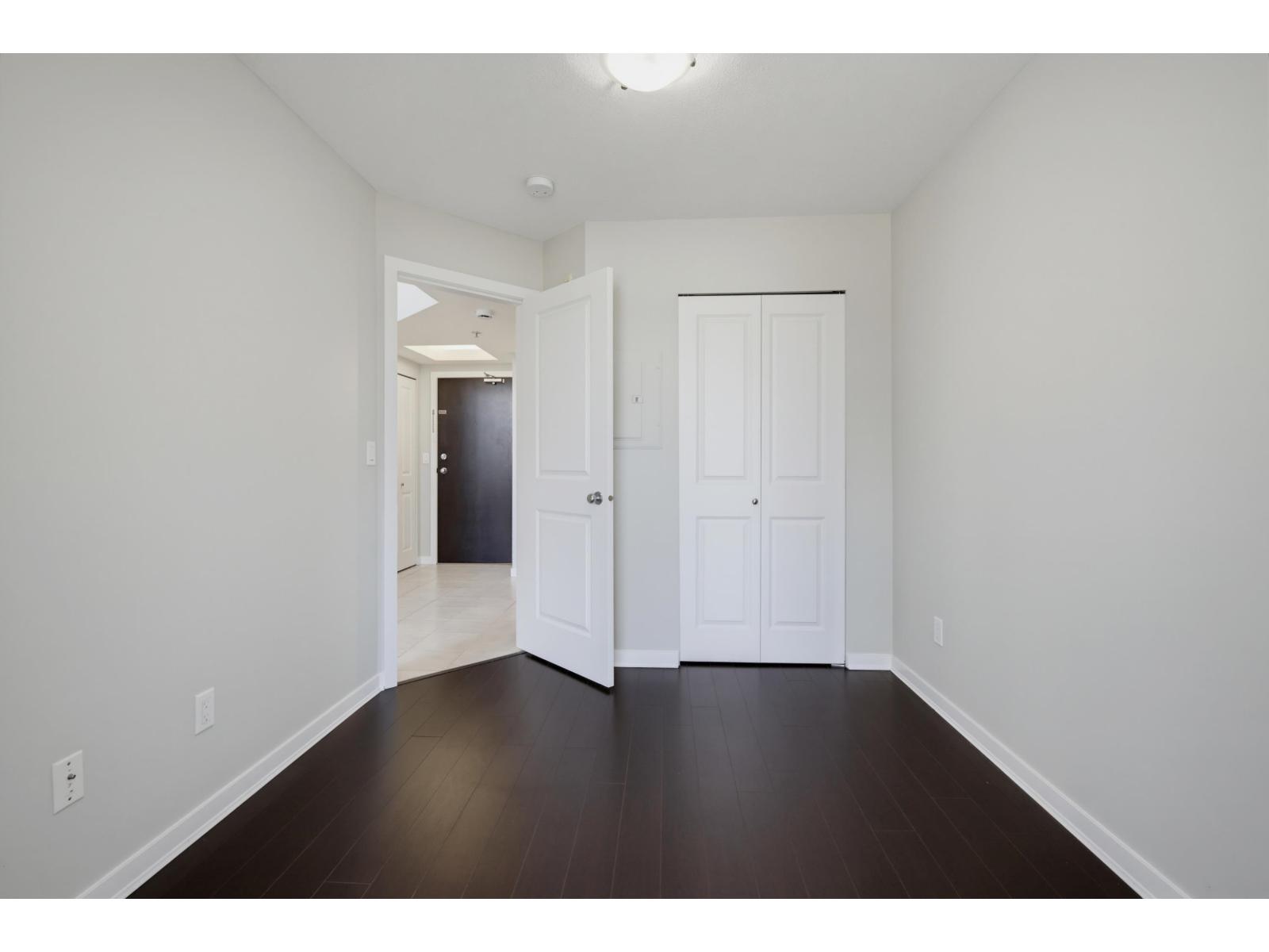 423 10866 City Parkway, Surrey, British Columbia  V3T 5W9 - Photo 18 - R3176050