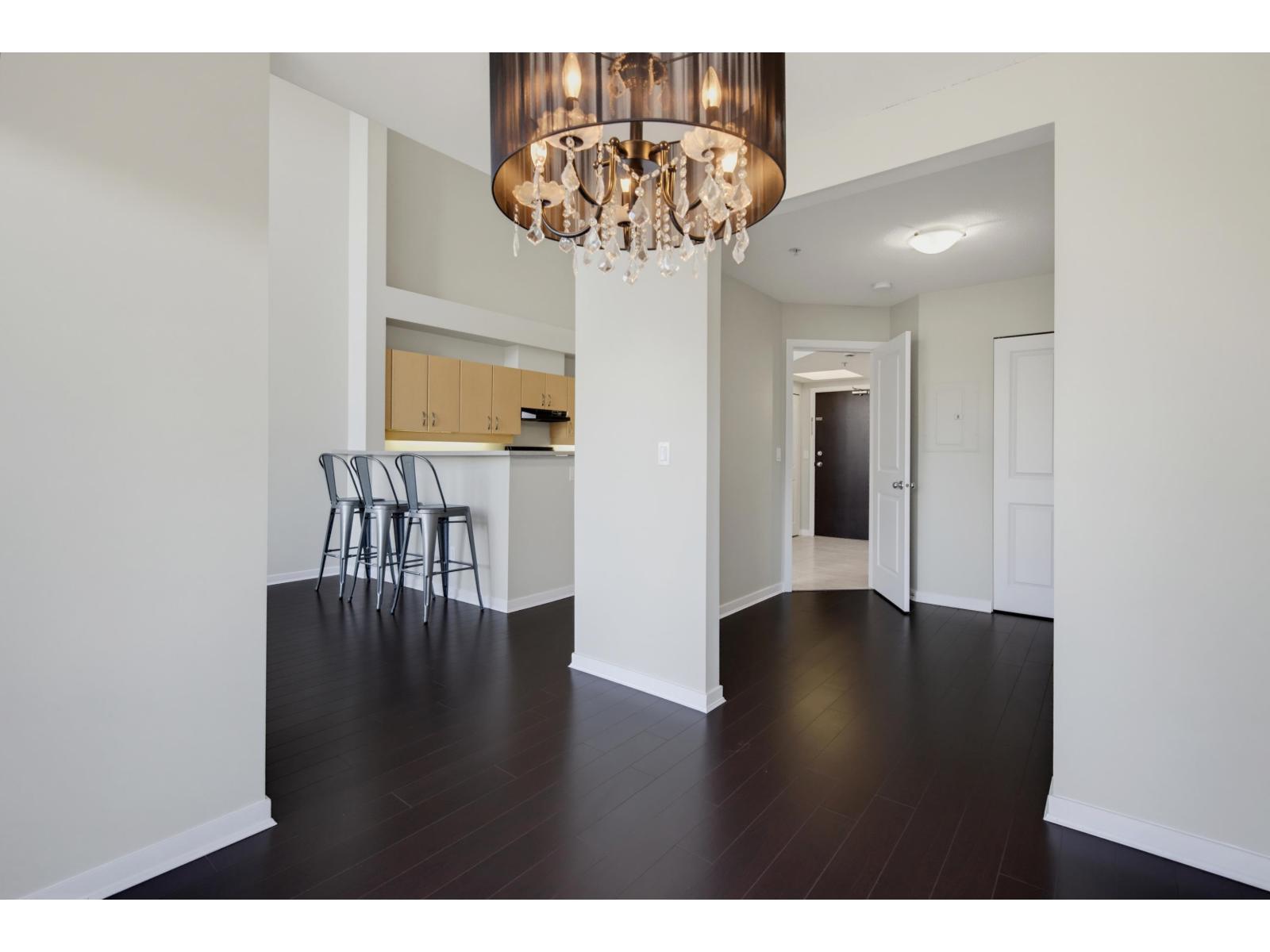 423 10866 City Parkway, Surrey, British Columbia  V3T 5W9 - Photo 17 - R3176050