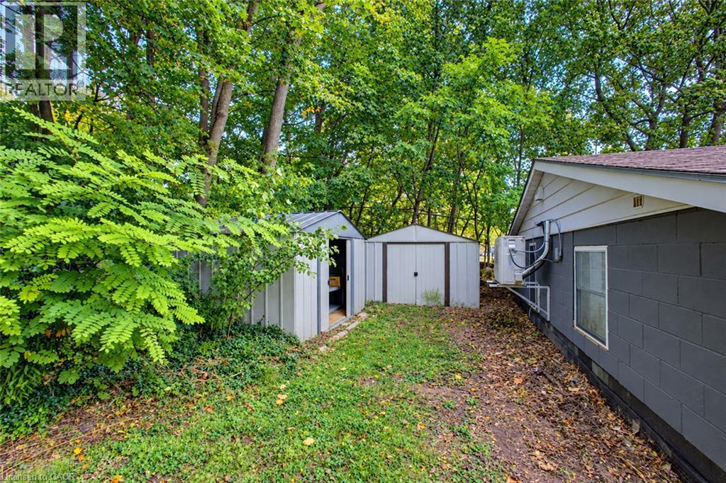 15 Dumbarton Street, Guelph, Ontario  N1E 3T4 - Photo 35 - 40870987