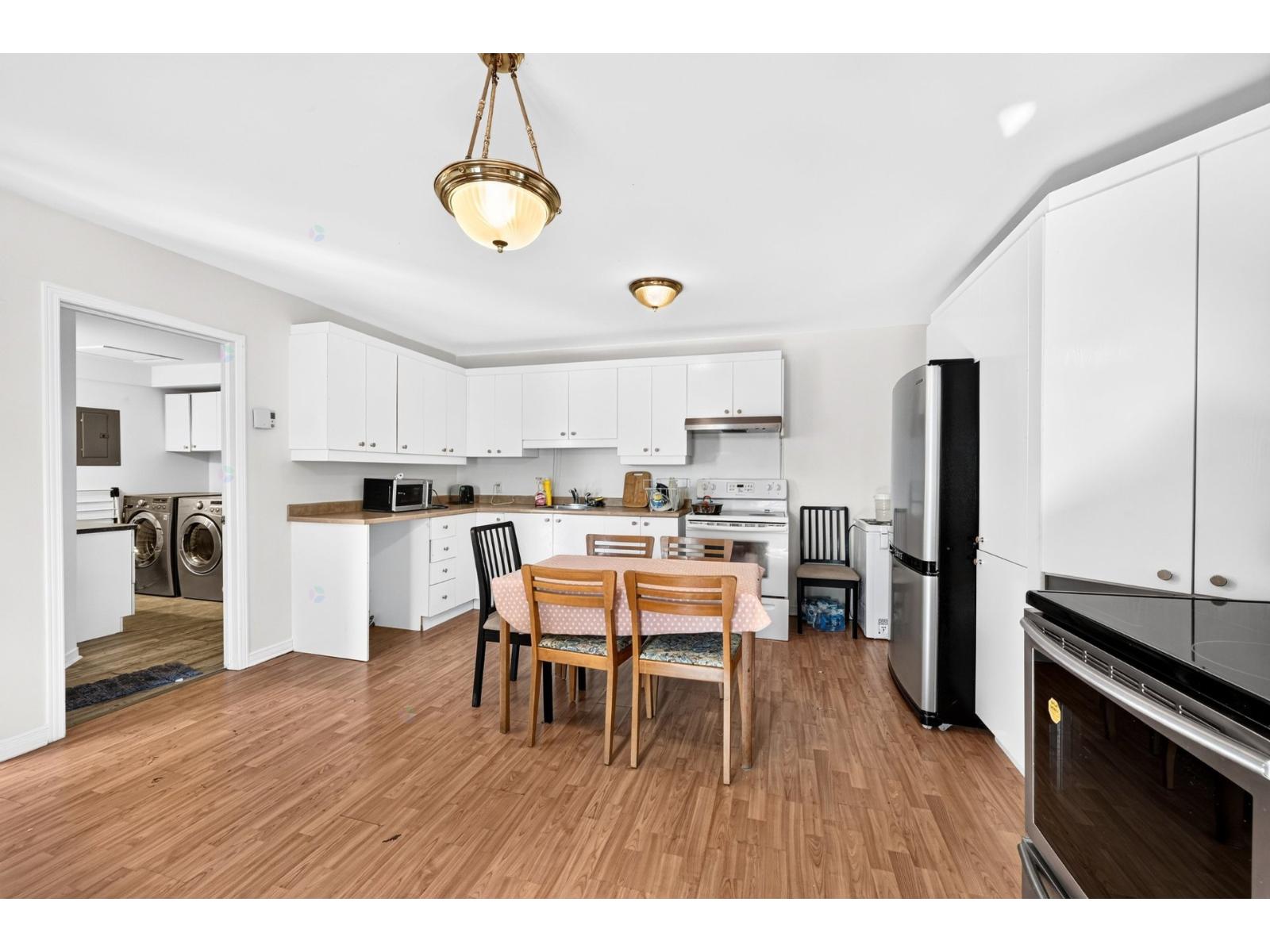 93-97 Rue St-Jean-Baptiste E. Rigaud Quebec Canada J0P1P0 5