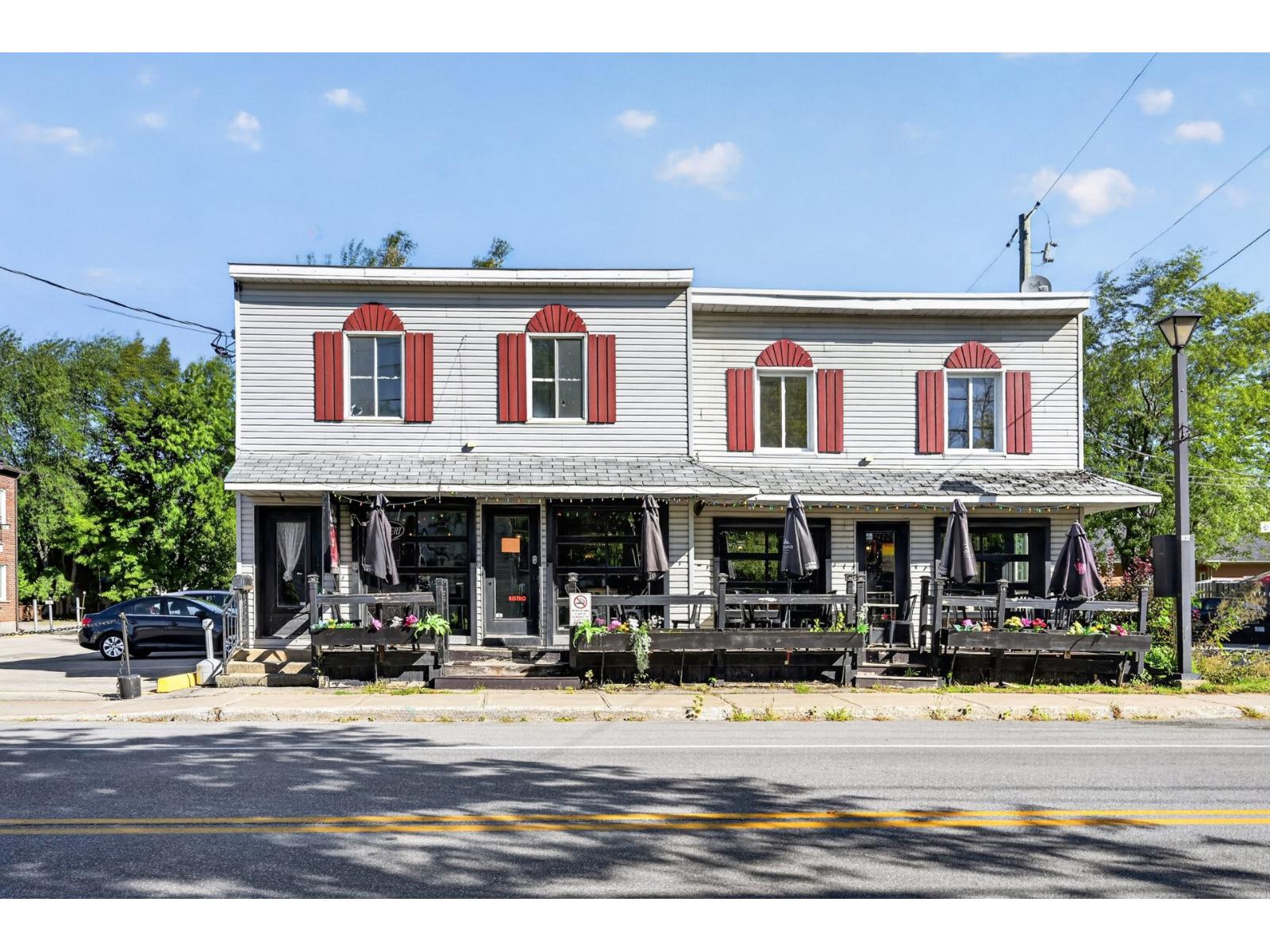 93-97 Rue St-Jean-Baptiste E. Rigaud Quebec Canada J0P1P0 2