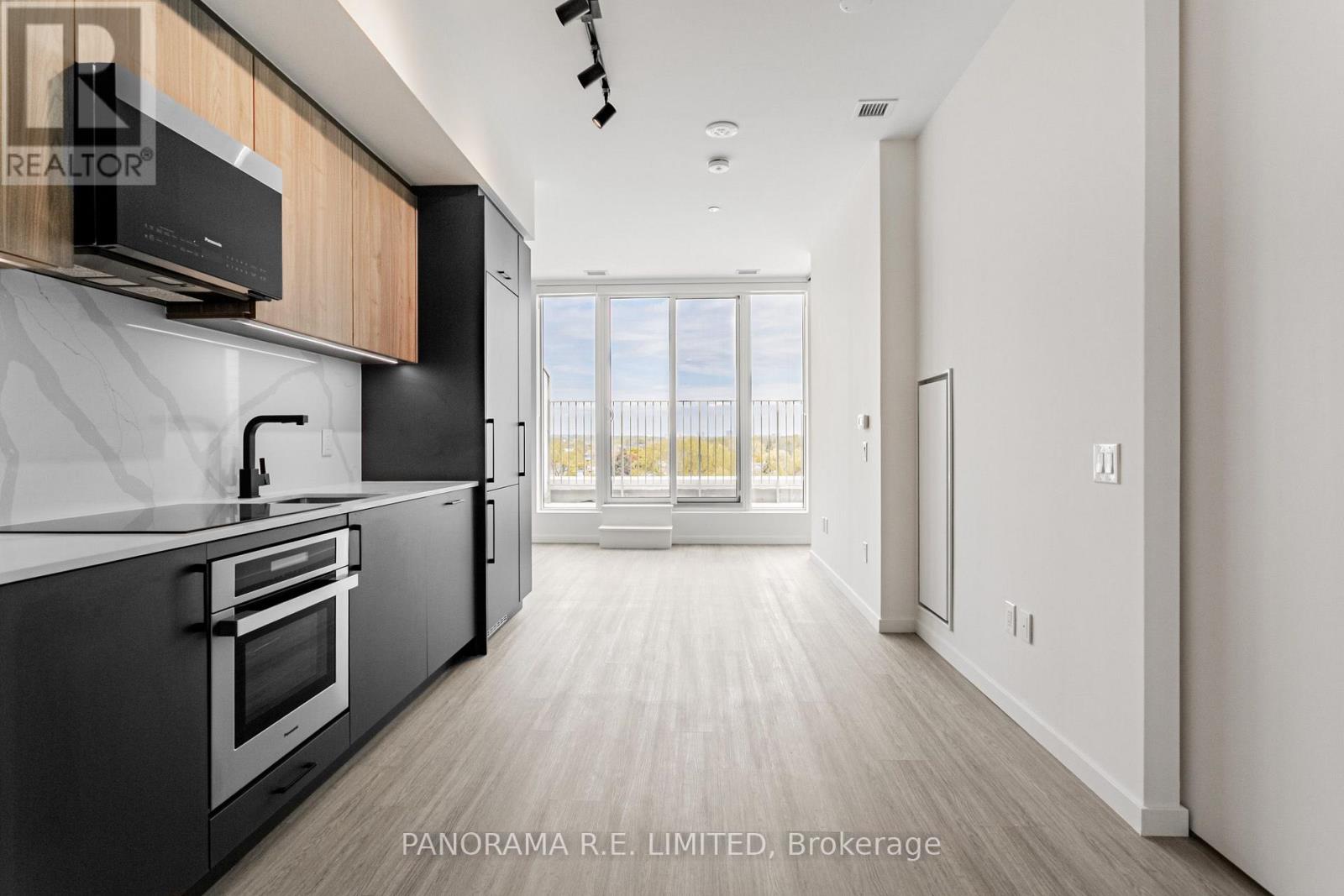 PH817 - 689 THE QUEENSWAY, Toronto, Ontario