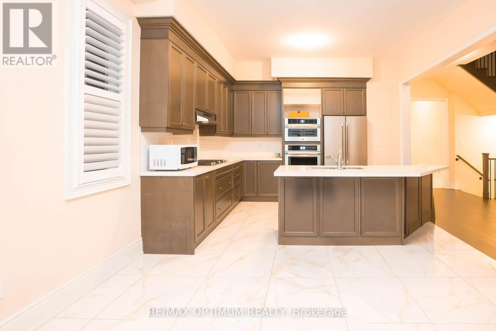 24 Selwood Drive, Brampton, Ontario  L6P 4R5 - Photo 10 - W14030386