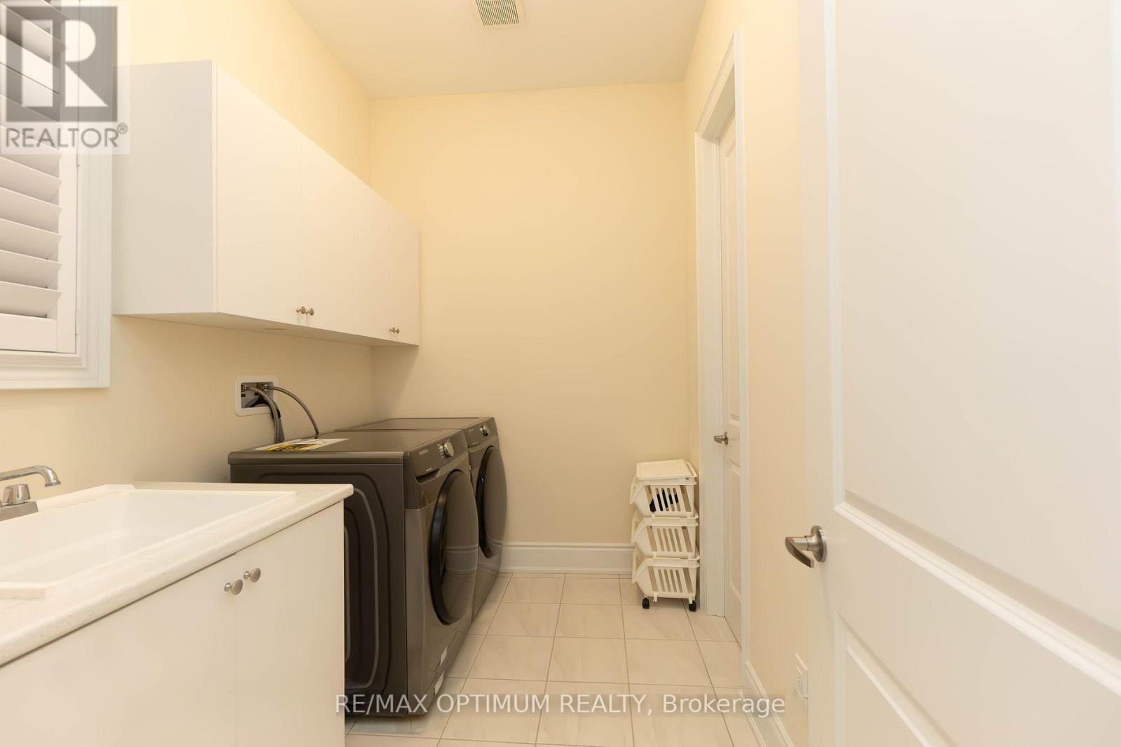 24 SELWOOD DRIVE