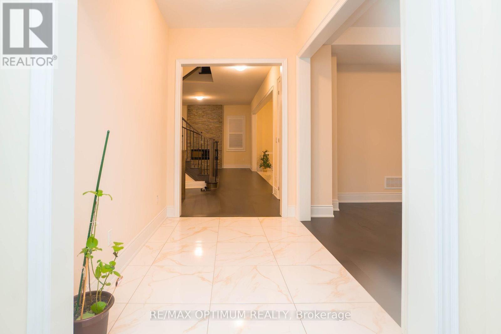 24 Selwood Drive, Brampton, Ontario  L6P 4R5 - Photo 8 - W14030386