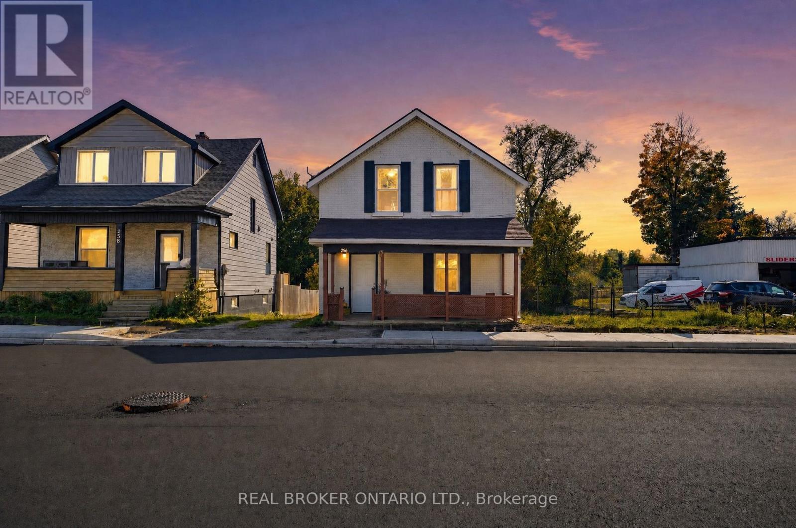 252 Dundas Street, Woodstock, Ontario  N4S 1B1 - Photo 2 - X14087484