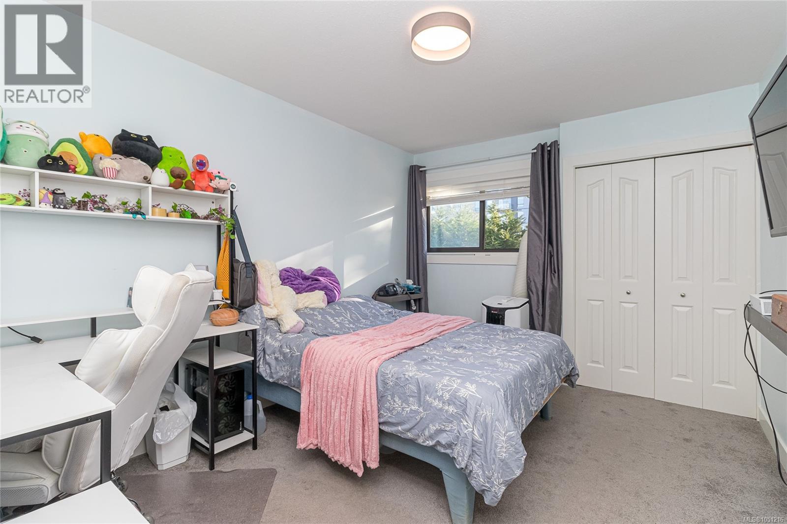 615 Sturdee St